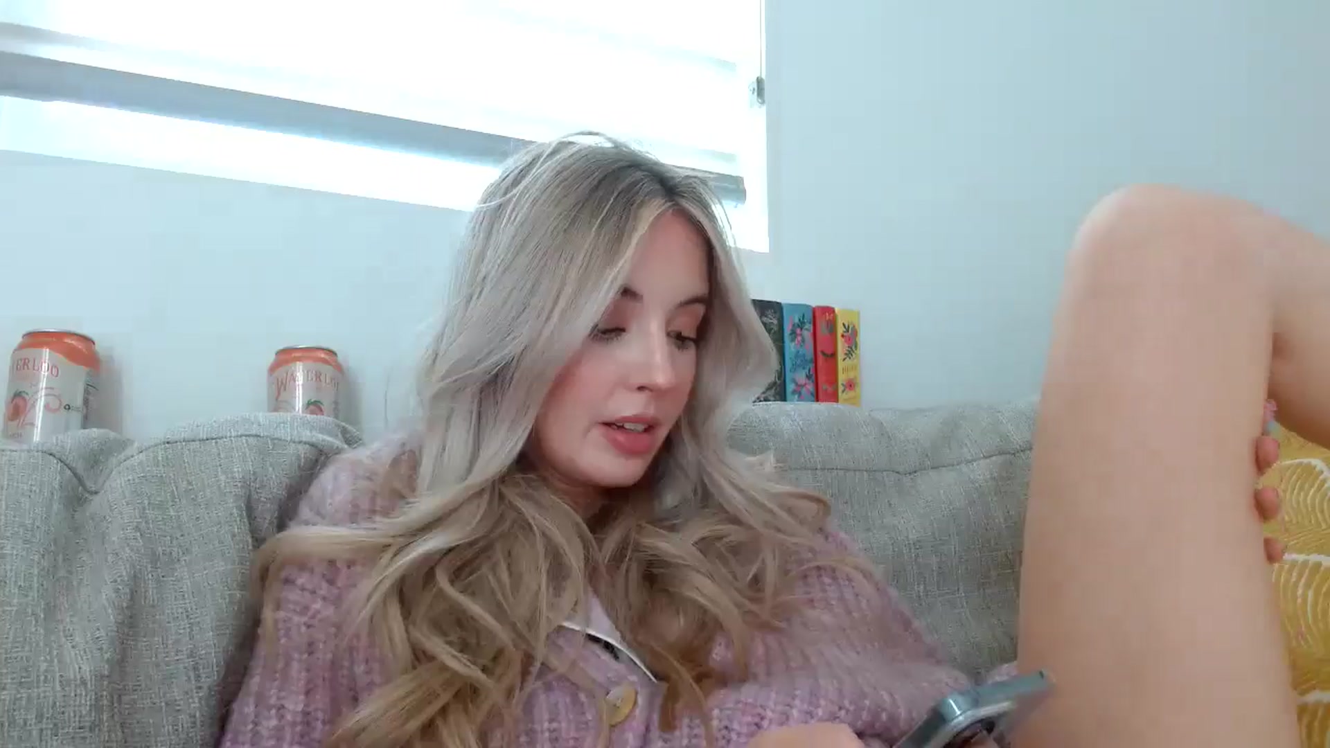 Gallery image thumbnail from Vegansoda's myfreecams stream on, 05/02/2024, 23:31 image 17 of 20