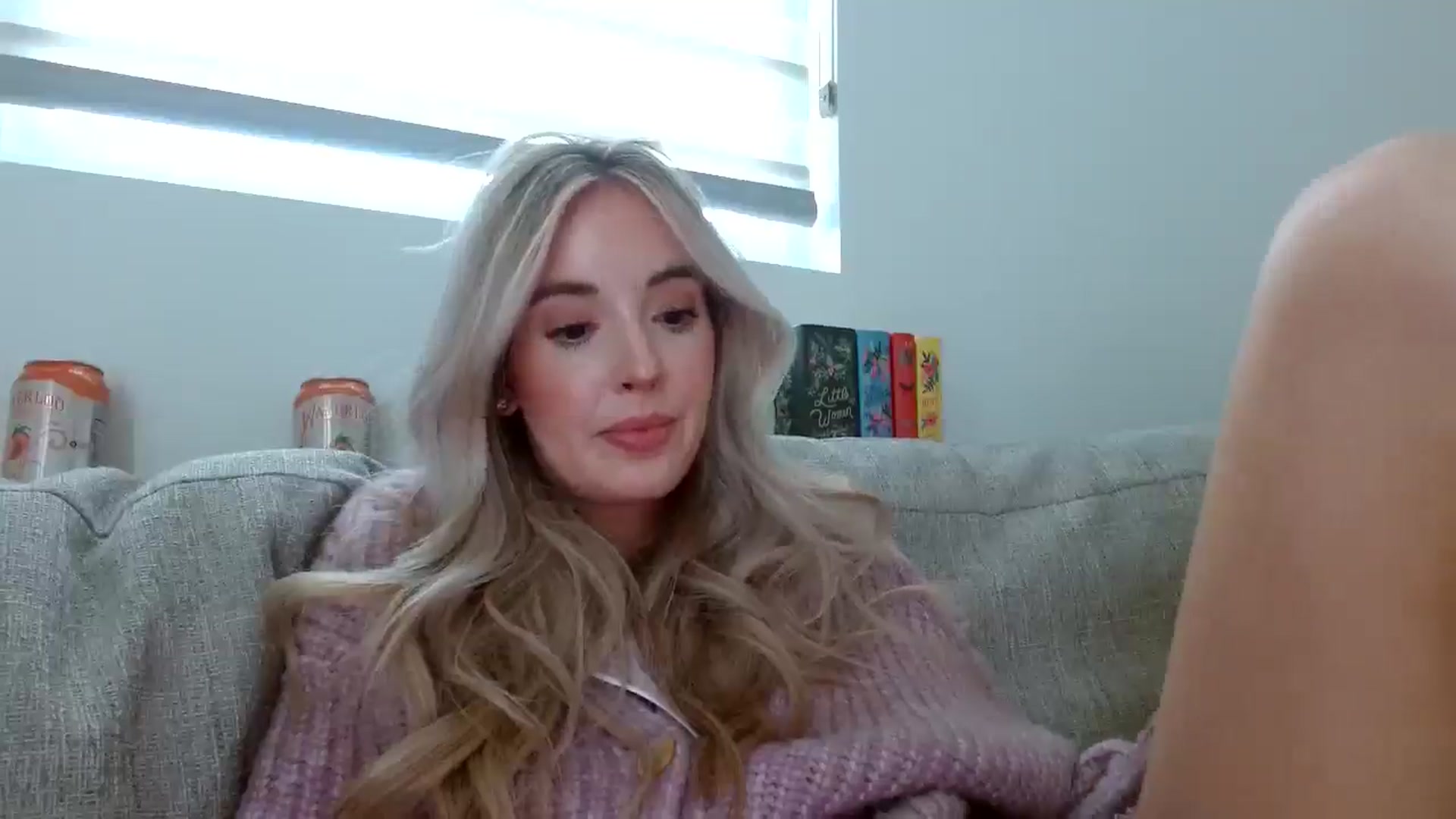 Gallery image thumbnail from Vegansoda's myfreecams stream on, 05/02/2024, 23:31 image 9 of 20