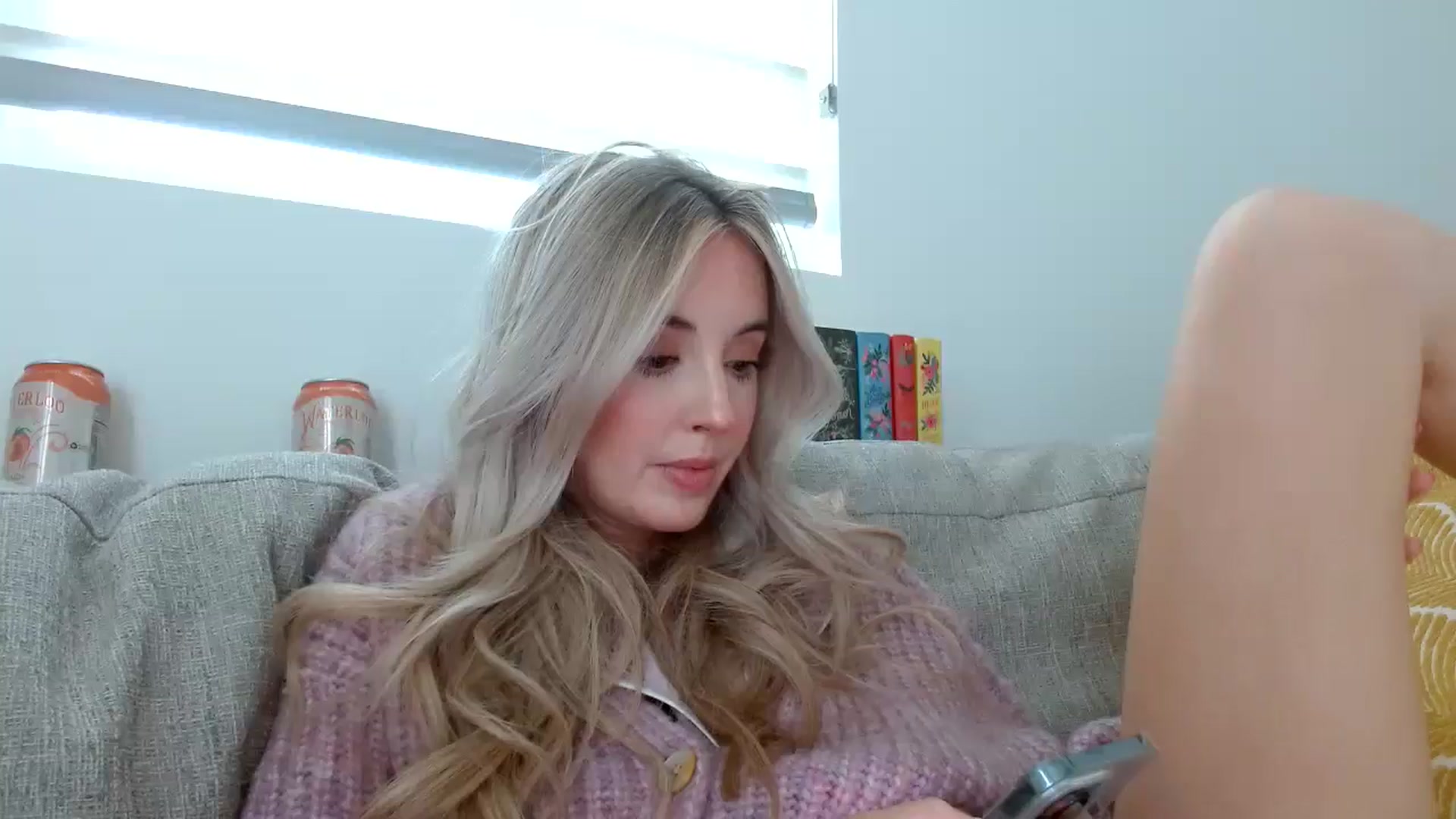 Gallery image thumbnail from Vegansoda's myfreecams stream on, 05/02/2024, 23:31 image 16 of 20