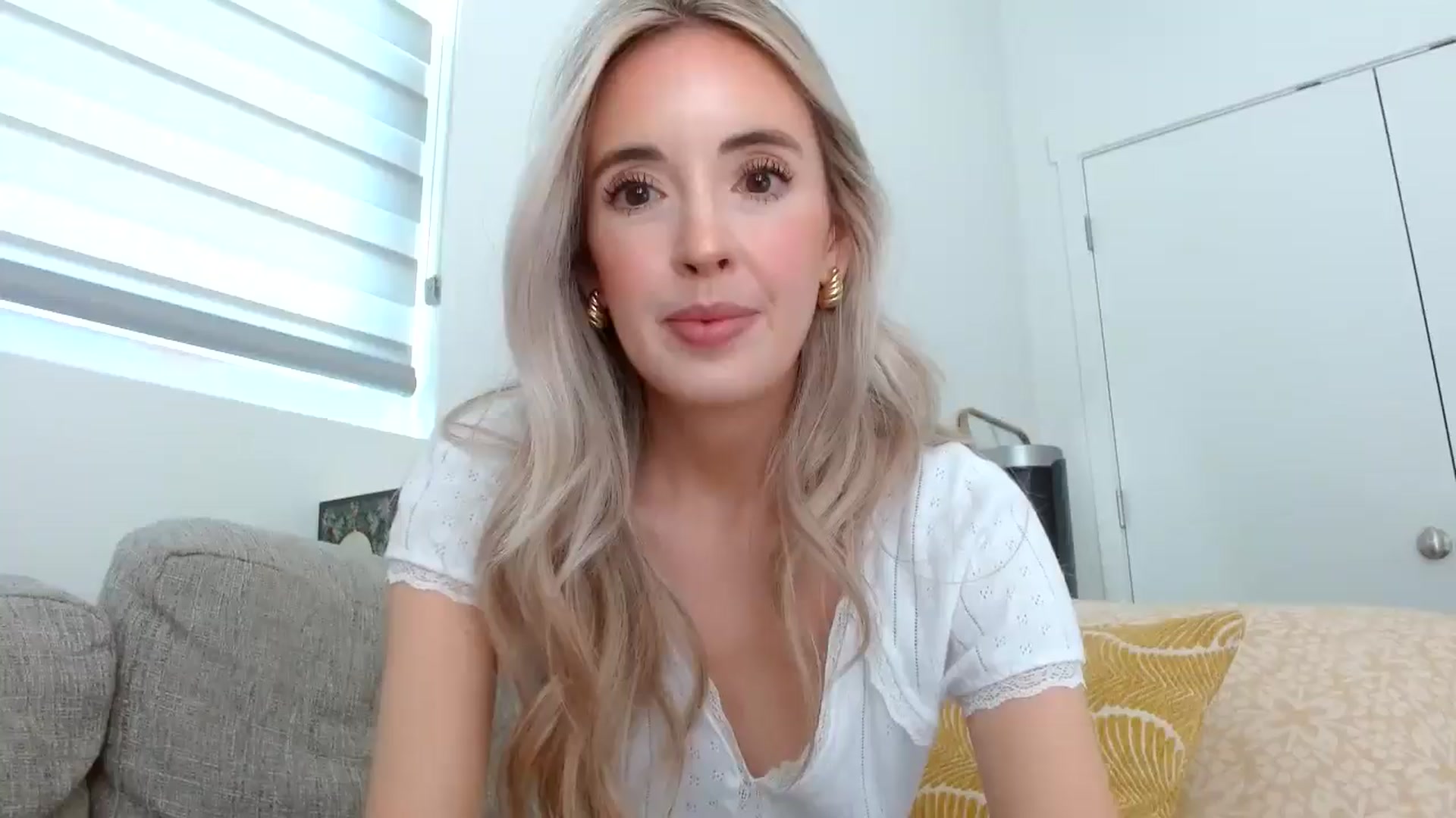 Gallery image thumbnail from Vegansoda's myfreecams stream on, 05/03/2024, 23:54 image 2 of 20