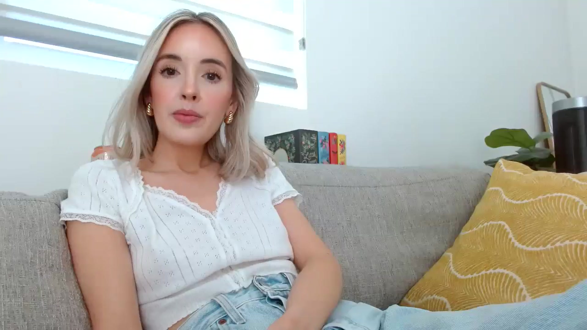 Gallery image thumbnail from Vegansoda's myfreecams stream on, 05/03/2024, 23:54 image 7 of 20