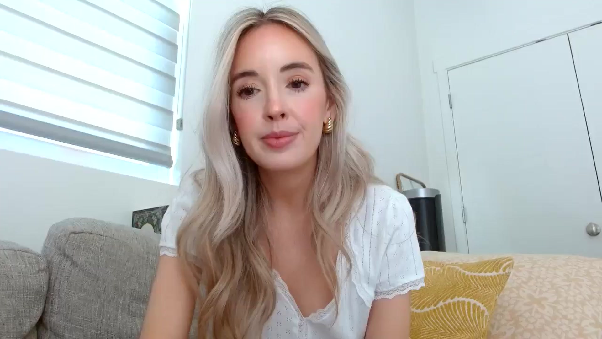 Gallery image thumbnail from Vegansoda's myfreecams stream on, 05/03/2024, 23:54 image 1 of 20