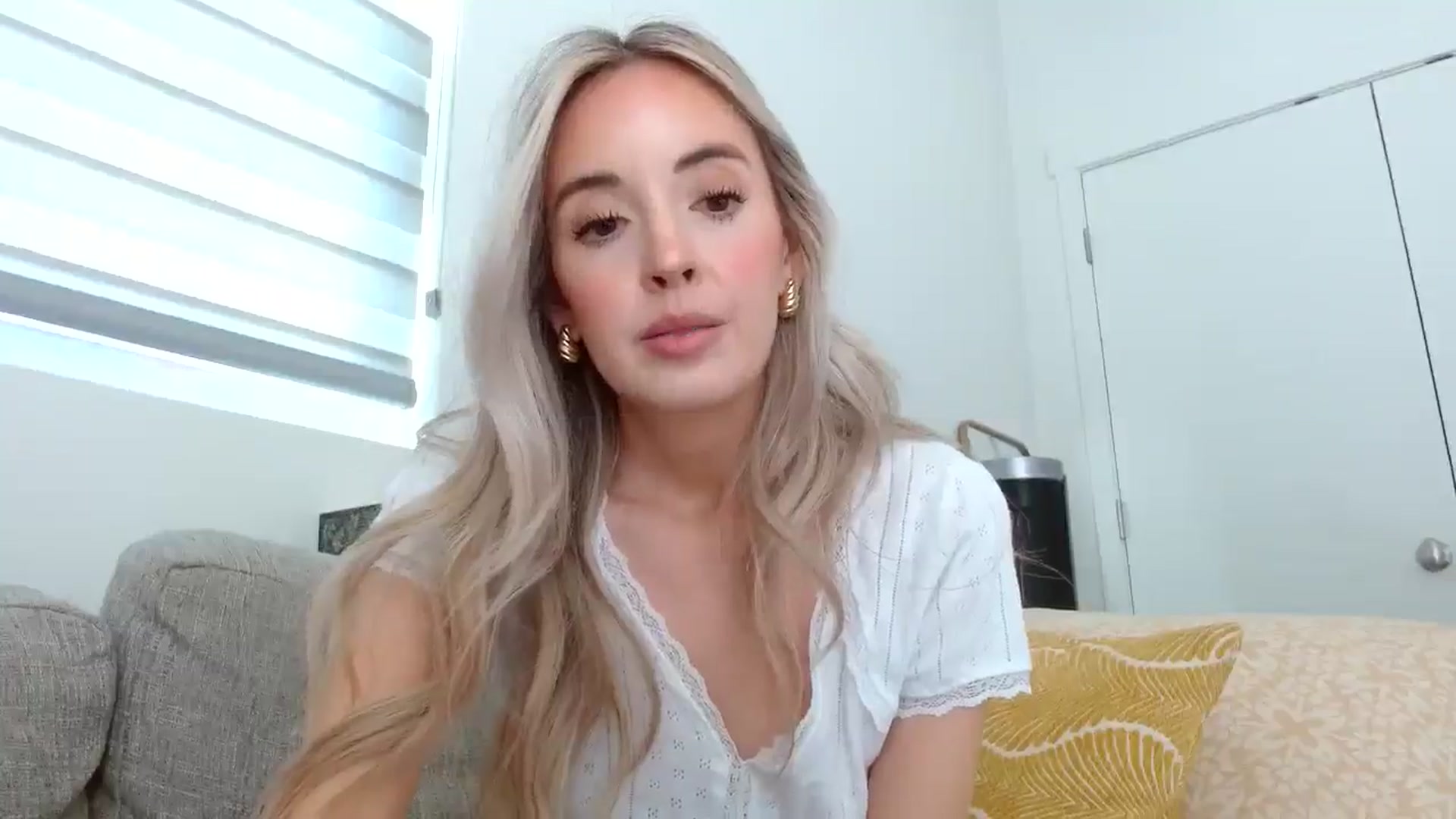 Gallery image thumbnail from Vegansoda's myfreecams stream on, 05/03/2024, 23:54 image 3 of 20