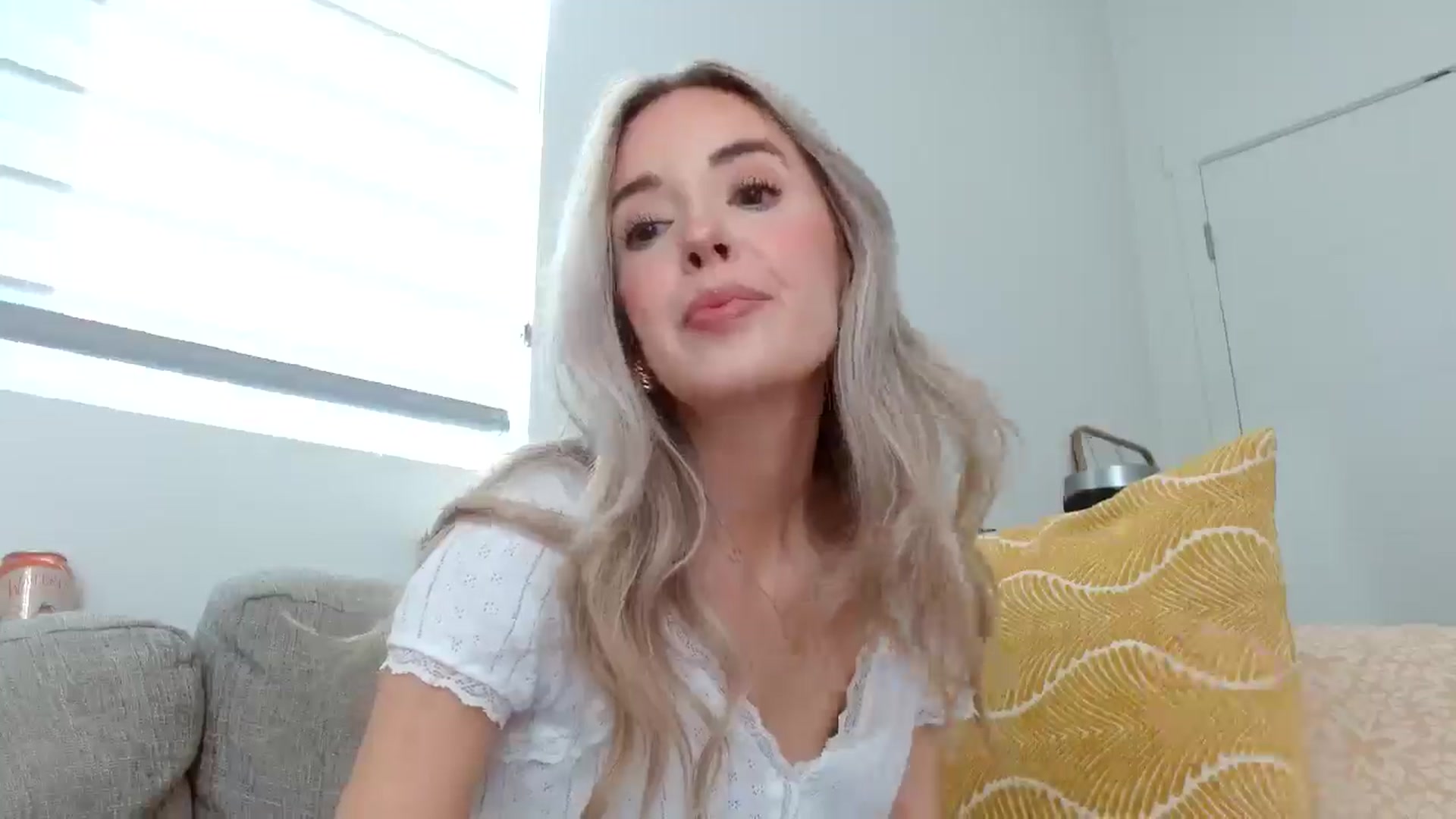 Gallery image thumbnail from Vegansoda's myfreecams stream on, 05/03/2024, 23:54 image 20 of 20