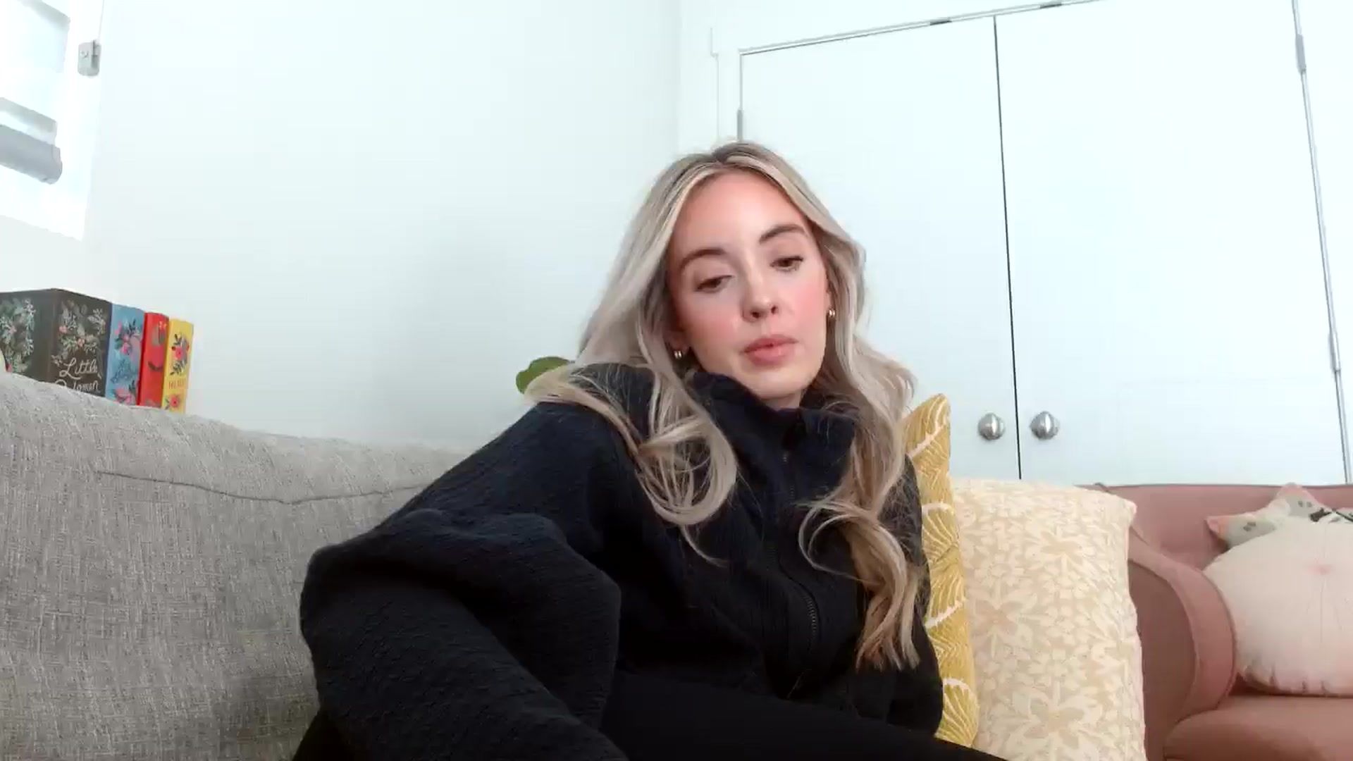 Gallery image thumbnail from Vegansoda's myfreecams stream on, 05/04/2024, 22:03 image 14 of 20