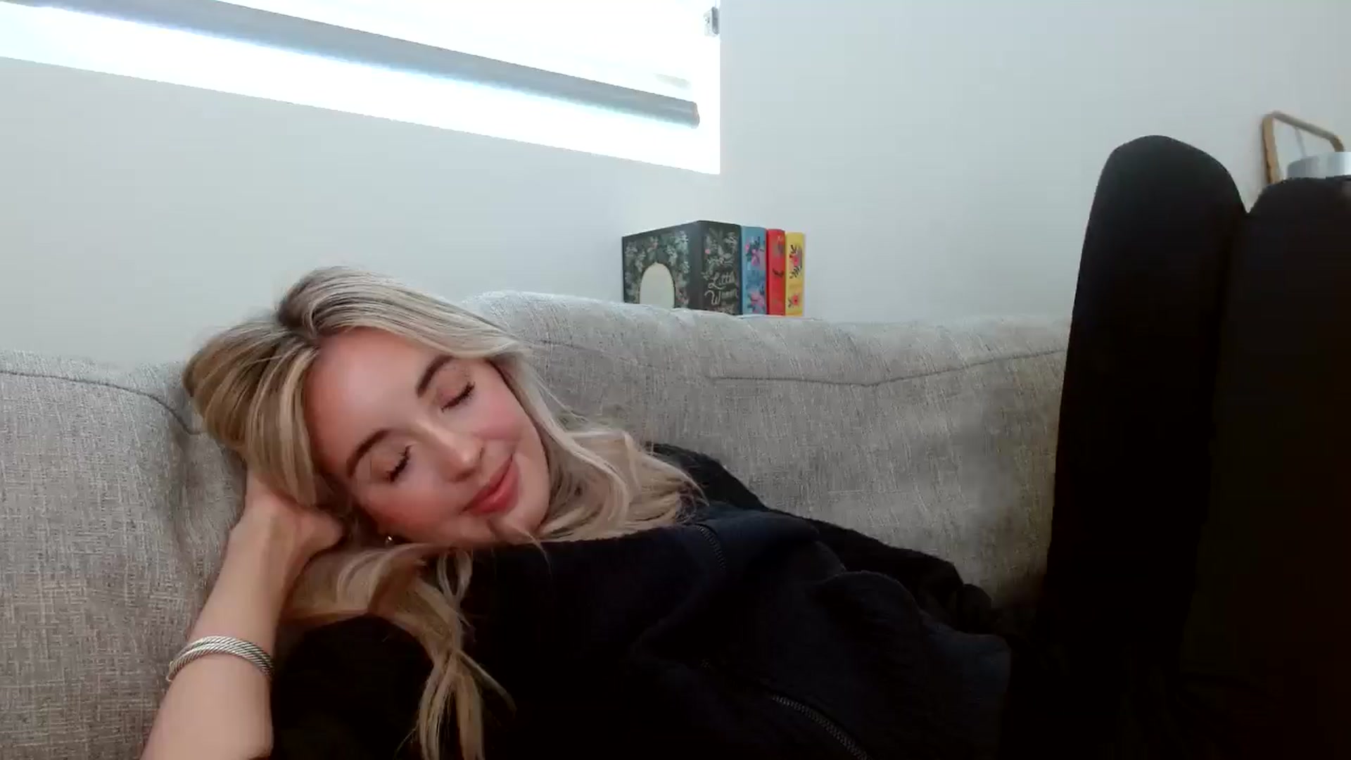 Gallery image thumbnail from Vegansoda's myfreecams stream on, 05/04/2024, 23:00 image 8 of 20