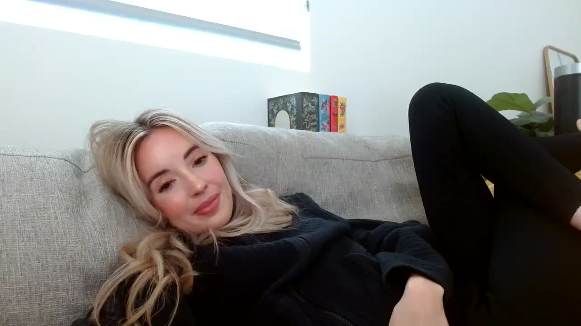 Gallery image thumbnail from Vegansoda's myfreecams stream on, 05/04/2024, 23:00 image 11 of 20