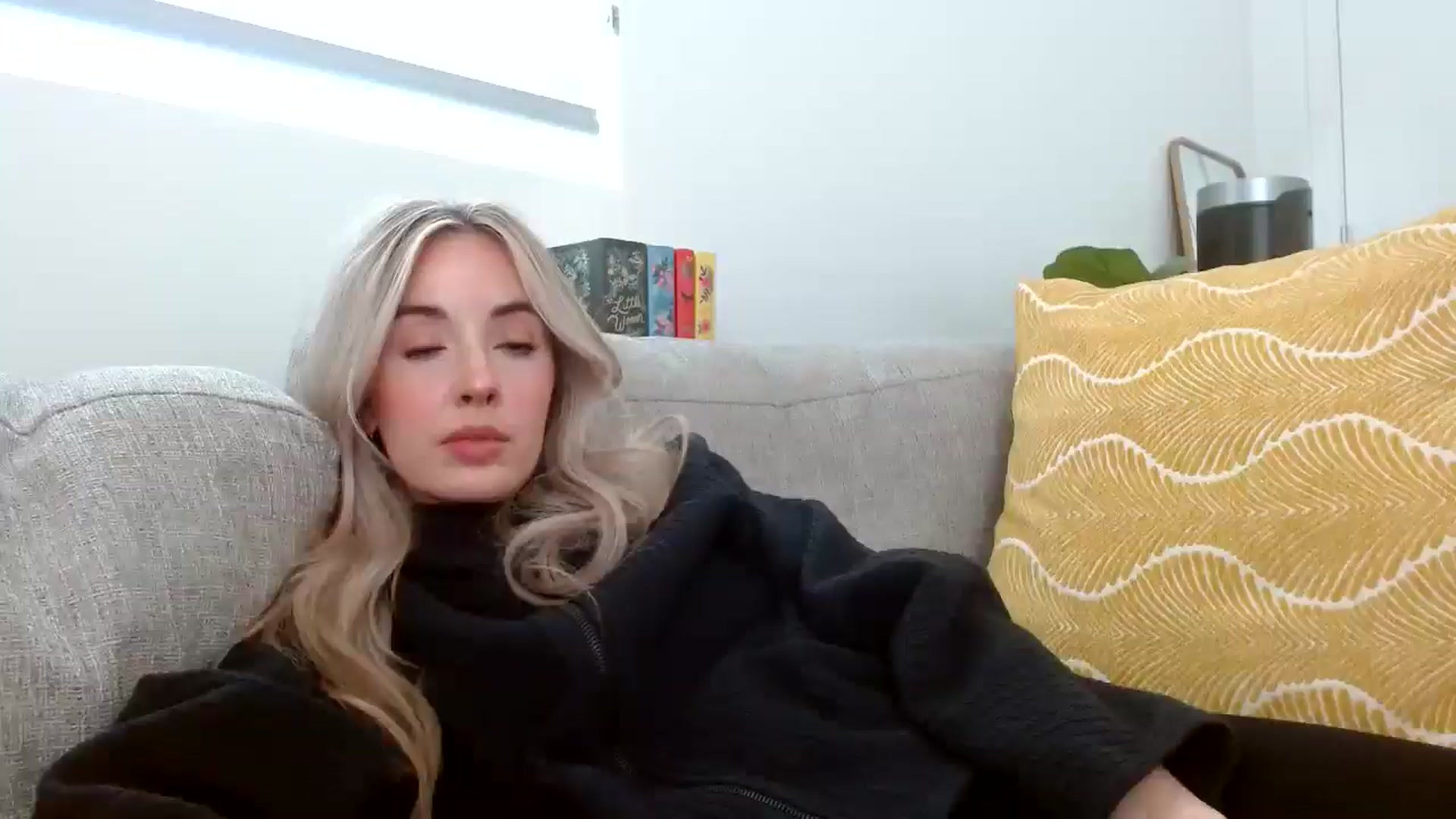 Gallery image thumbnail from Vegansoda's myfreecams stream on, 05/04/2024, 23:00 image 1 of 20