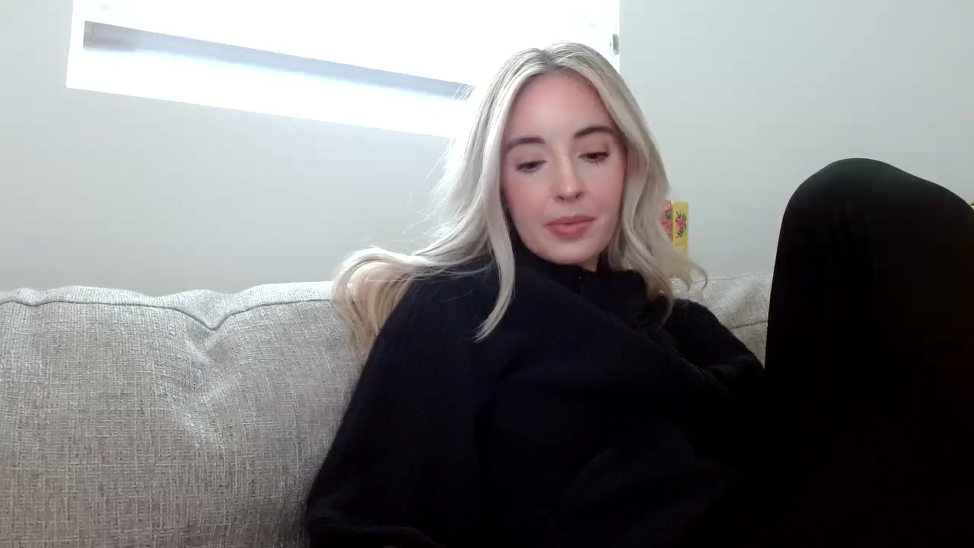 Gallery image thumbnail from Vegansoda's myfreecams stream on, 05/04/2024, 23:00 image 20 of 20