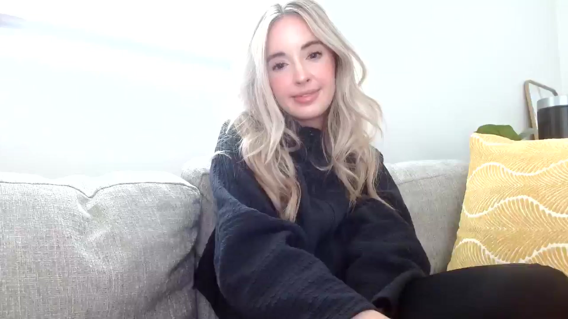Gallery image thumbnail from Vegansoda's myfreecams stream on, 05/04/2024, 23:00 image 16 of 20