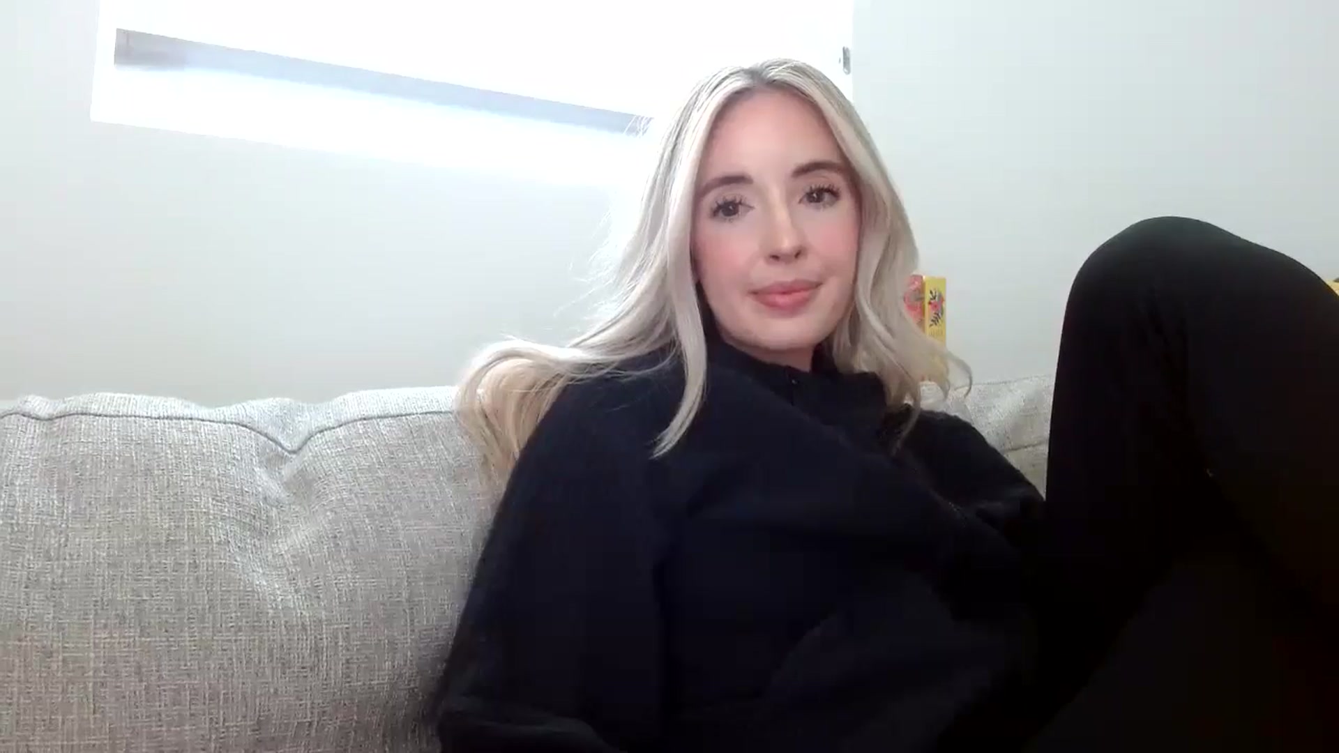 Gallery image thumbnail from Vegansoda's myfreecams stream on, 05/04/2024, 23:00 image 19 of 20