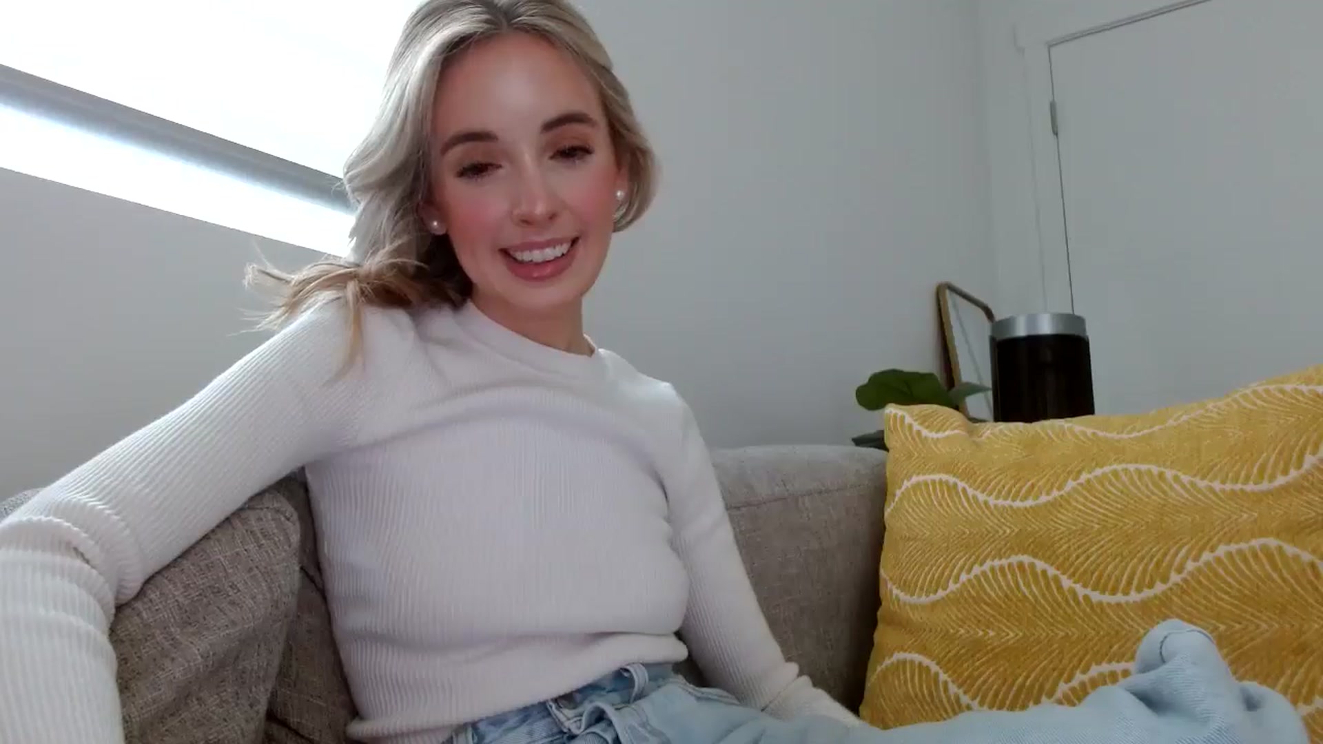 Gallery image thumbnail from Vegansoda's myfreecams stream on, 05/06/2024, 23:15 image 20 of 20