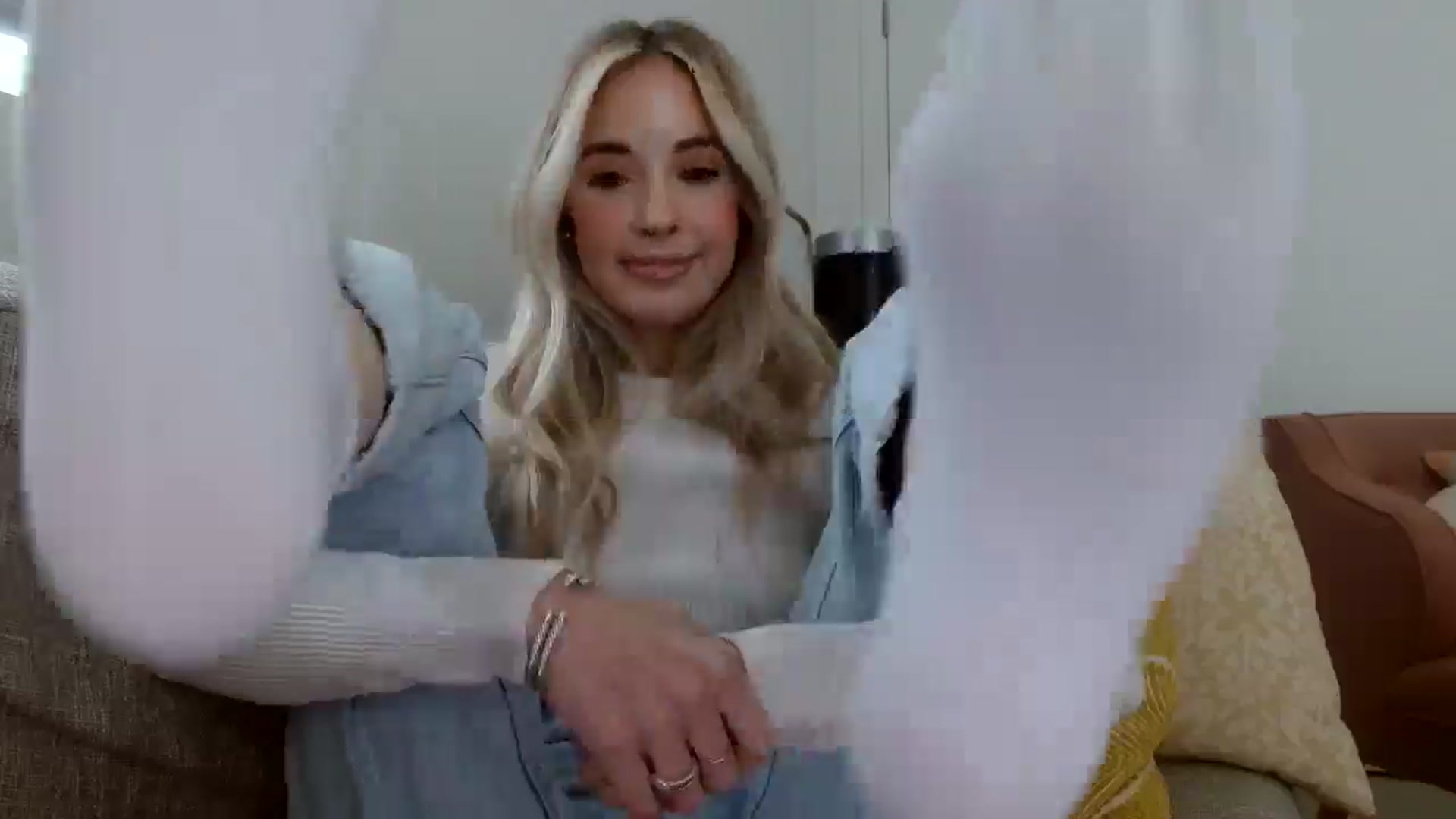 Gallery image thumbnail from Vegansoda's myfreecams stream on, 05/06/2024, 23:15 image 7 of 20