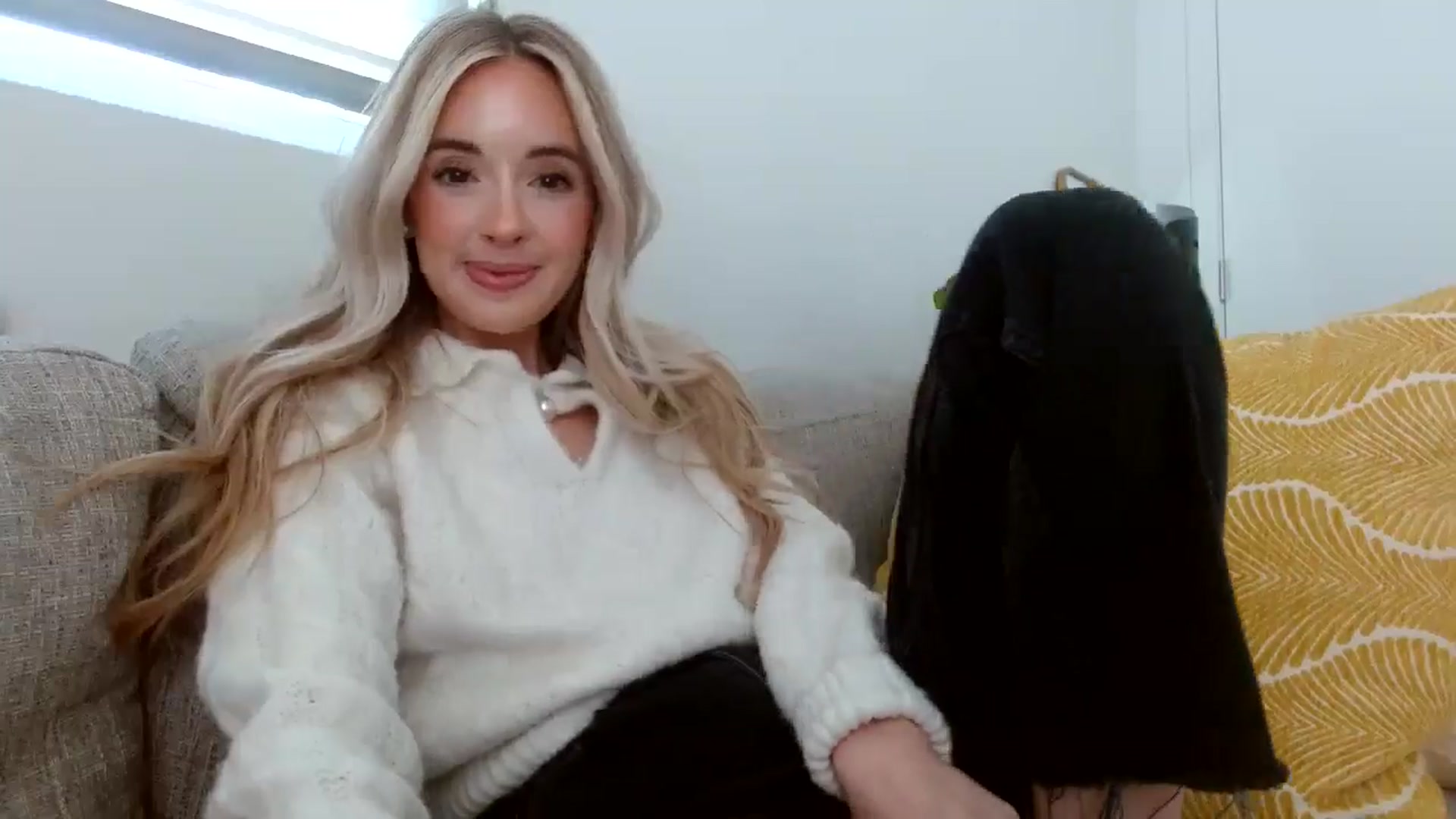Gallery image thumbnail from Vegansoda's myfreecams stream on, 05/07/2024, 21:19 image 6 of 20