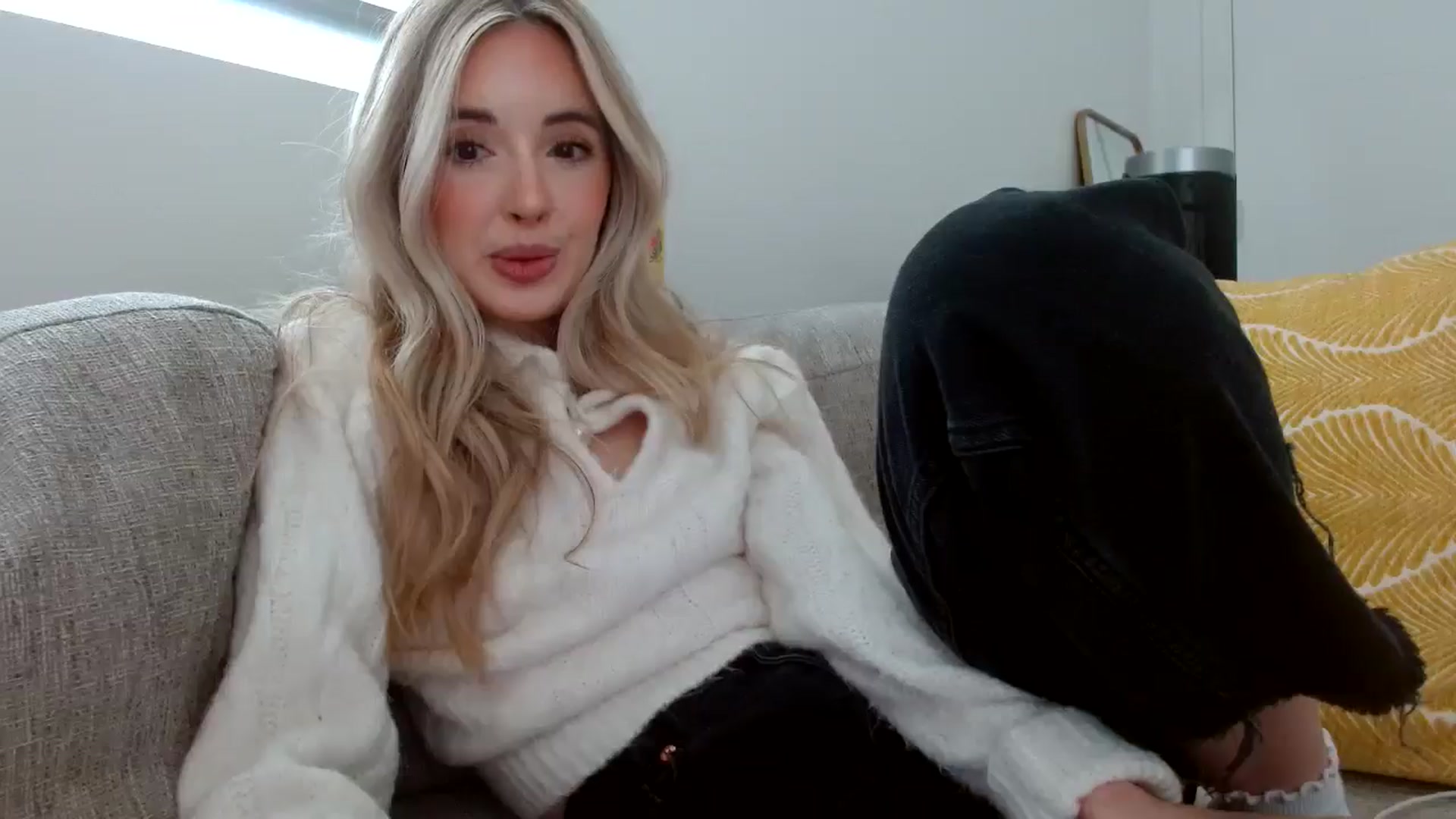Gallery image thumbnail from Vegansoda's myfreecams stream on, 05/07/2024, 21:19 image 10 of 20