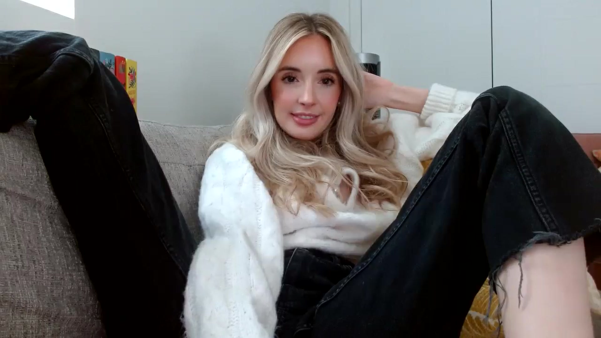 Gallery image thumbnail from Vegansoda's myfreecams stream on, 05/07/2024, 21:19 image 17 of 20