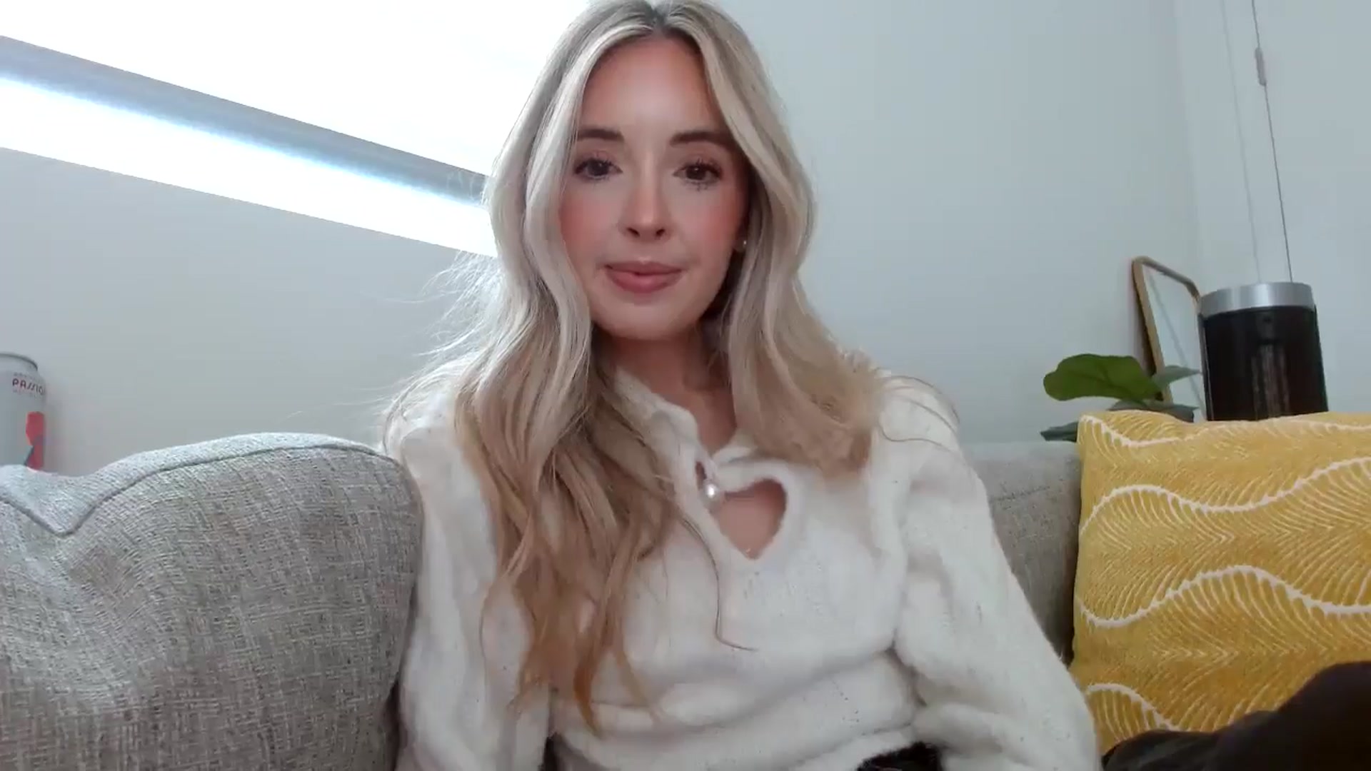 Gallery image thumbnail from Vegansoda's myfreecams stream on, 05/07/2024, 21:19 image 9 of 20