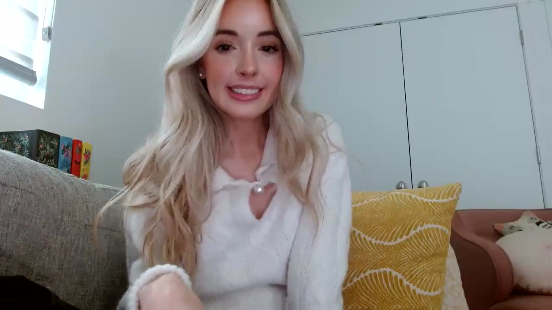 Gallery image thumbnail from Vegansoda's myfreecams stream on, 05/07/2024, 21:59 image 15 of 20