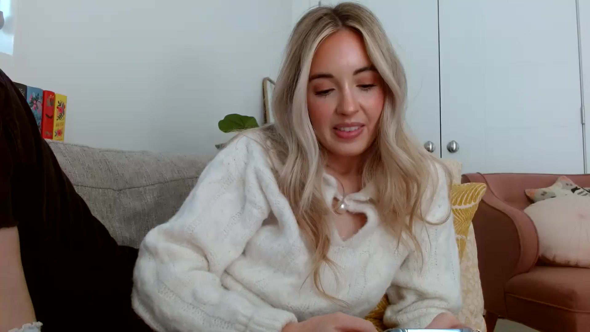 Gallery image thumbnail from Vegansoda's myfreecams stream on, 05/07/2024, 21:59 image 2 of 20