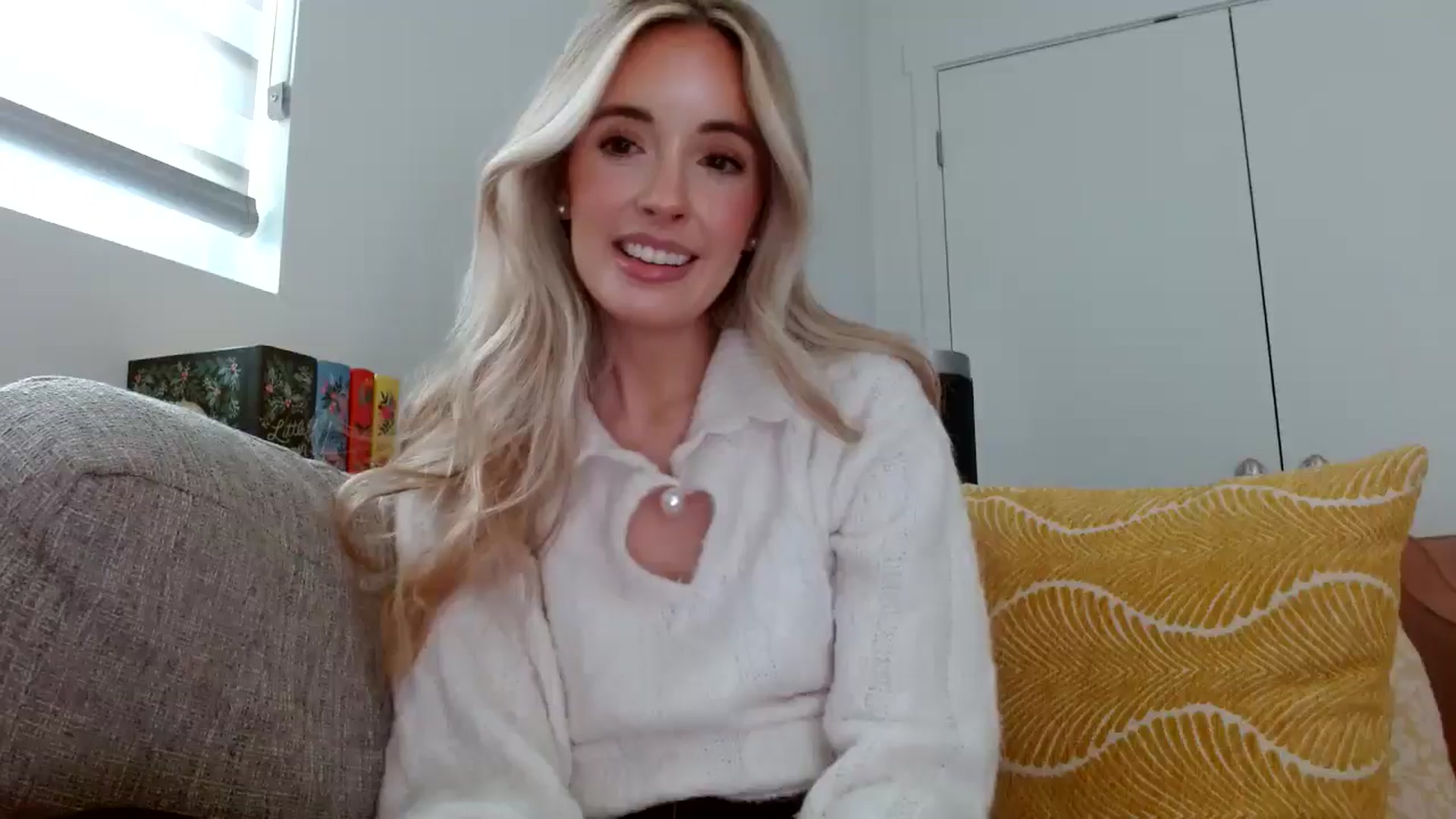 Gallery image thumbnail from Vegansoda's myfreecams stream on, 05/07/2024, 21:59 image 14 of 20