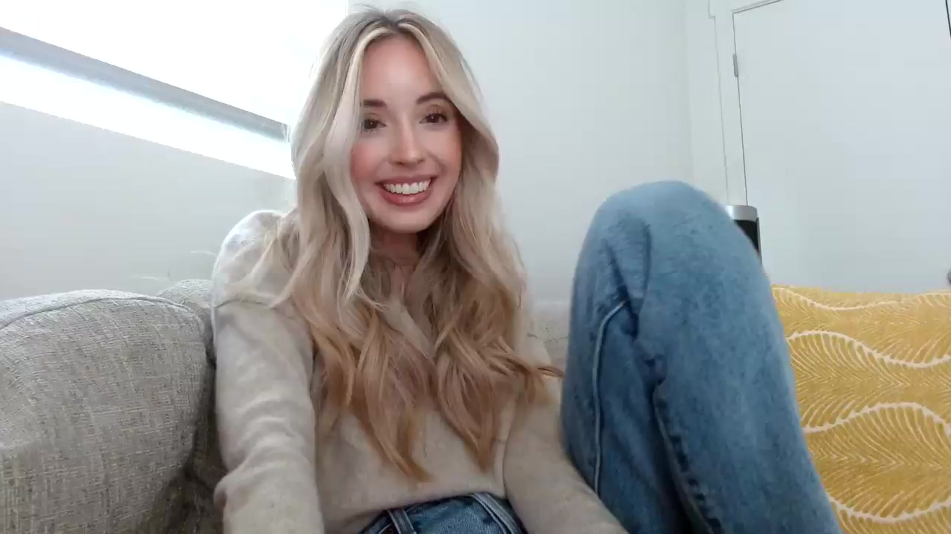 Gallery image thumbnail from Vegansoda's myfreecams stream on, 05/08/2024, 23:48 image 2 of 20