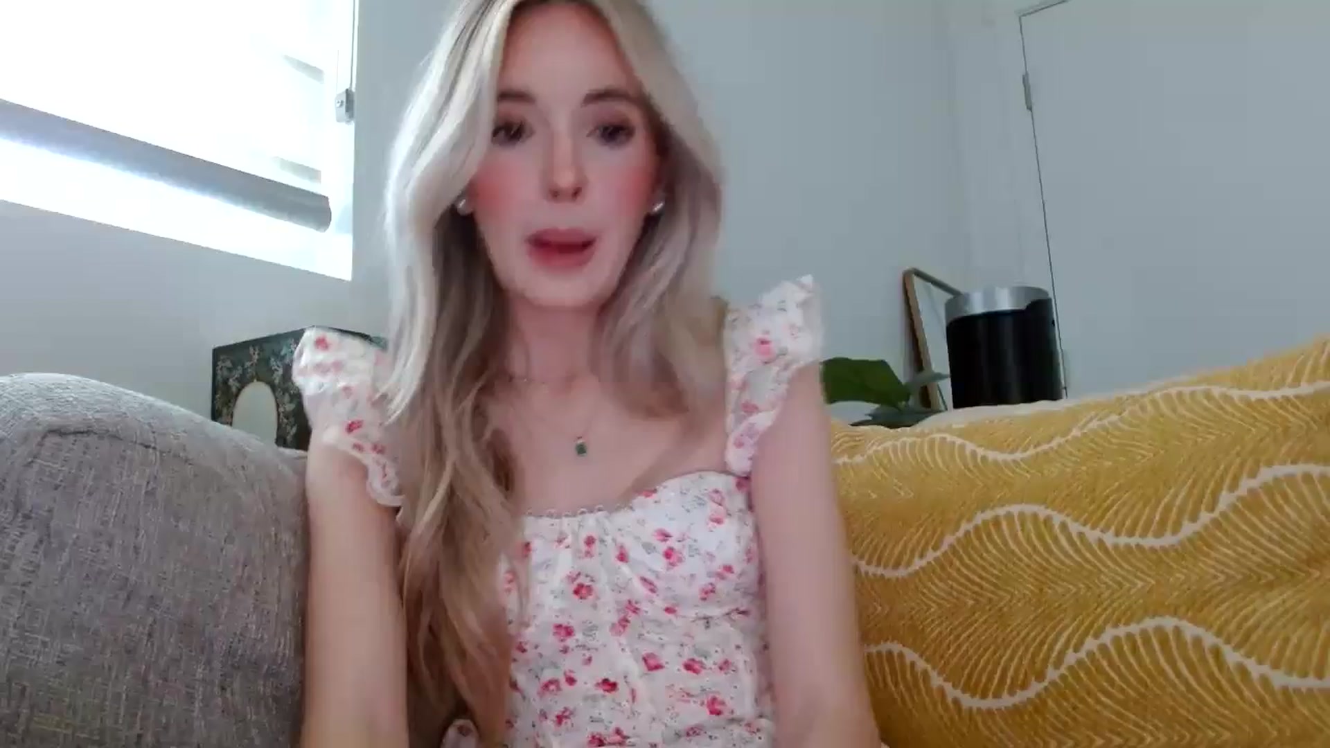 Gallery image thumbnail from Vegansoda's myfreecams stream on, 05/09/2024, 22:19 image 7 of 20
