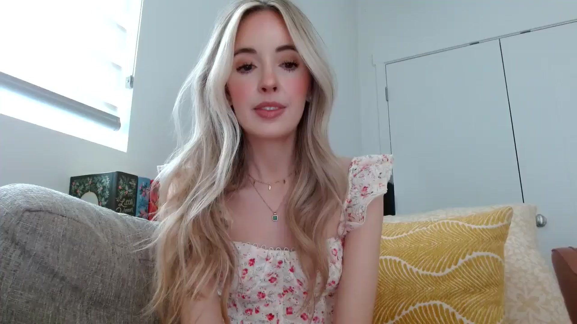 Gallery image thumbnail from Vegansoda's myfreecams stream on, 05/09/2024, 22:19 image 1 of 20