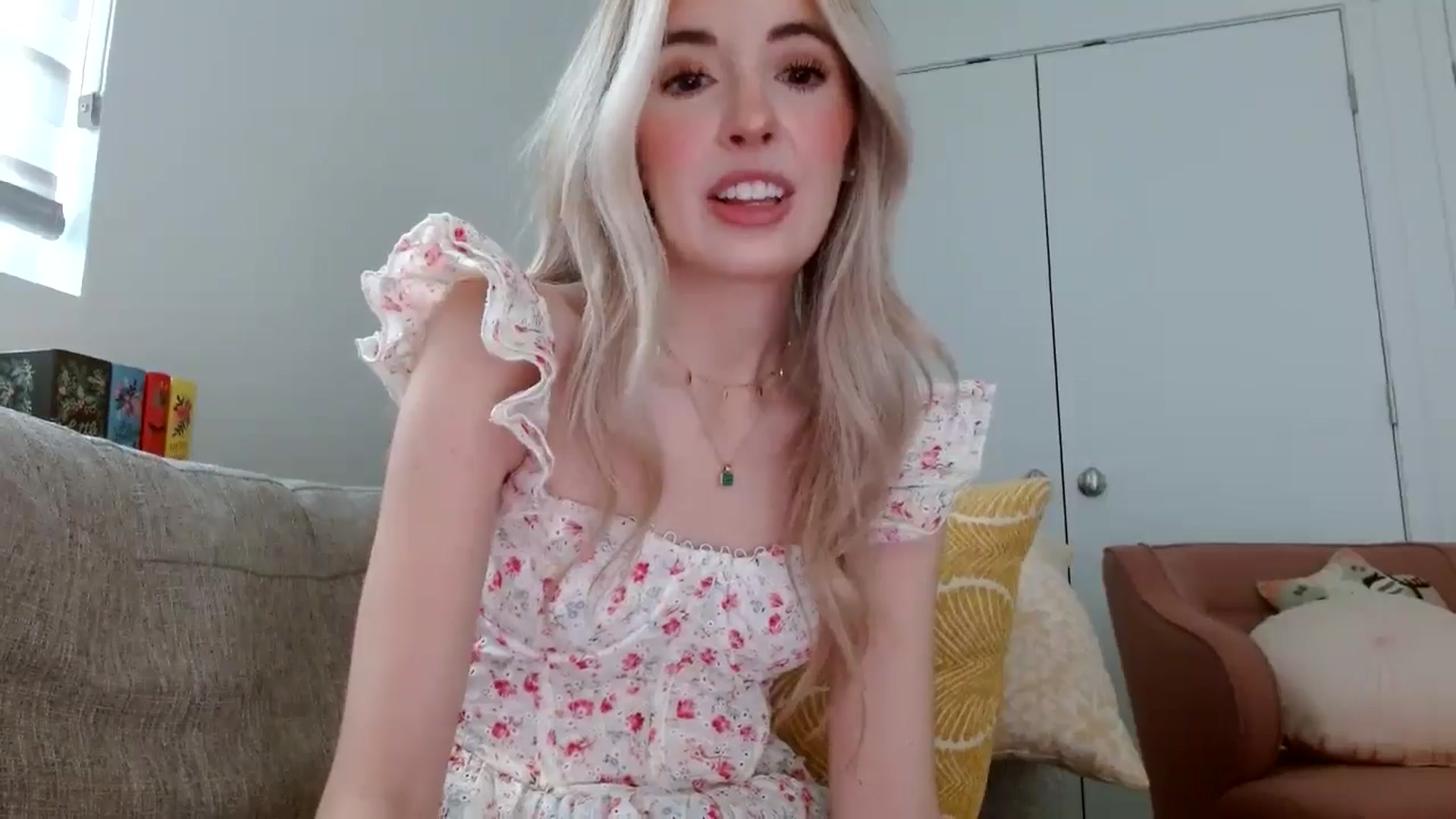 Gallery image thumbnail from Vegansoda's myfreecams stream on, 05/09/2024, 22:19 image 16 of 20
