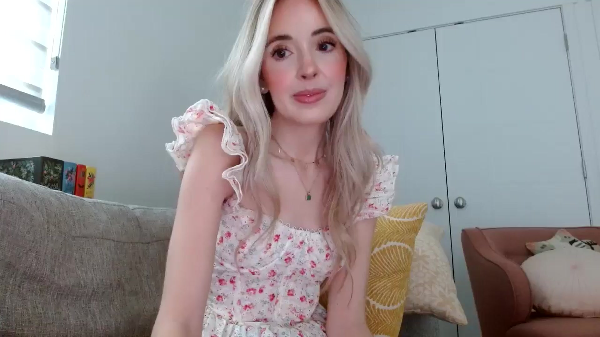Gallery image thumbnail from Vegansoda's myfreecams stream on, 05/09/2024, 22:19 image 14 of 20