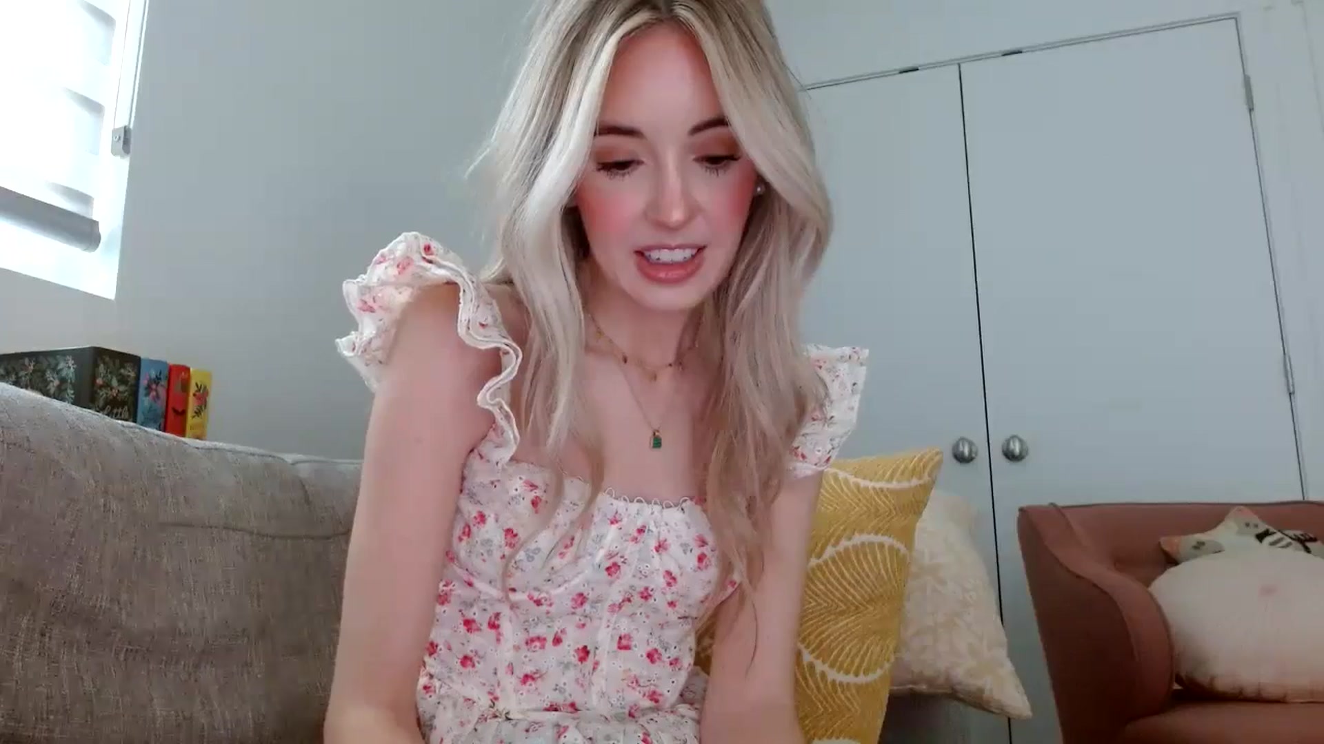 Gallery image thumbnail from Vegansoda's myfreecams stream on, 05/09/2024, 22:19 image 15 of 20
