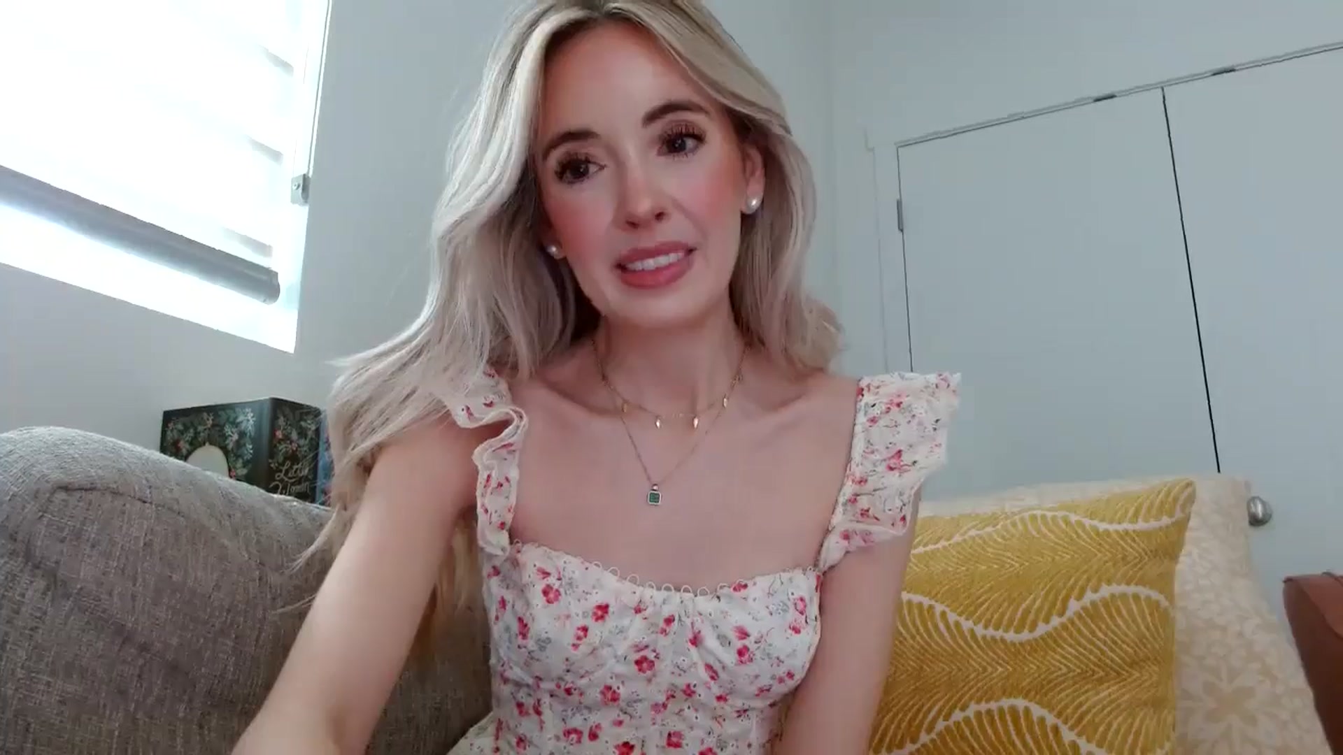 Gallery image thumbnail from Vegansoda's myfreecams stream on, 05/09/2024, 22:19 image 4 of 20