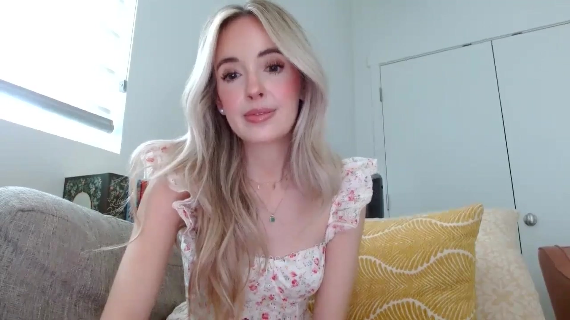 Gallery image thumbnail from Vegansoda's myfreecams stream on, 05/09/2024, 22:19 image 8 of 20