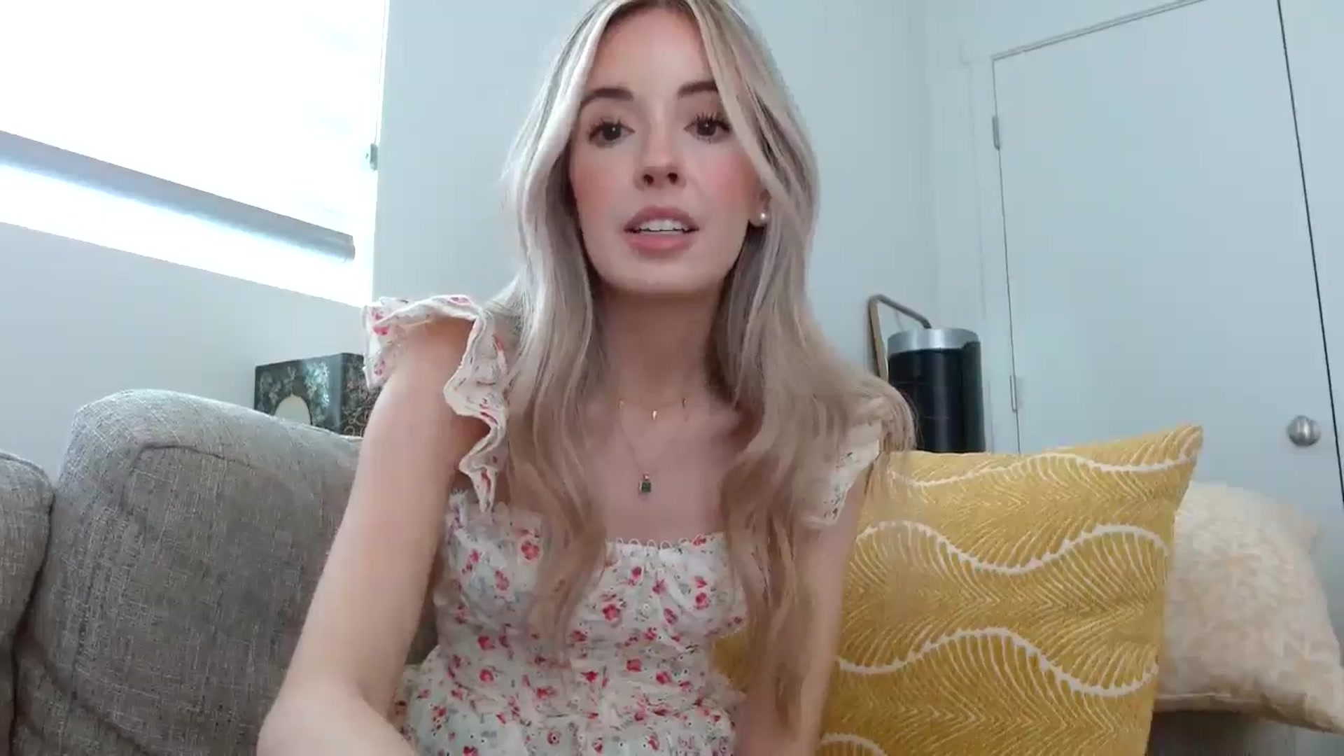 Gallery image thumbnail from Vegansoda's myfreecams stream on, 05/09/2024, 23:34 image 19 of 20