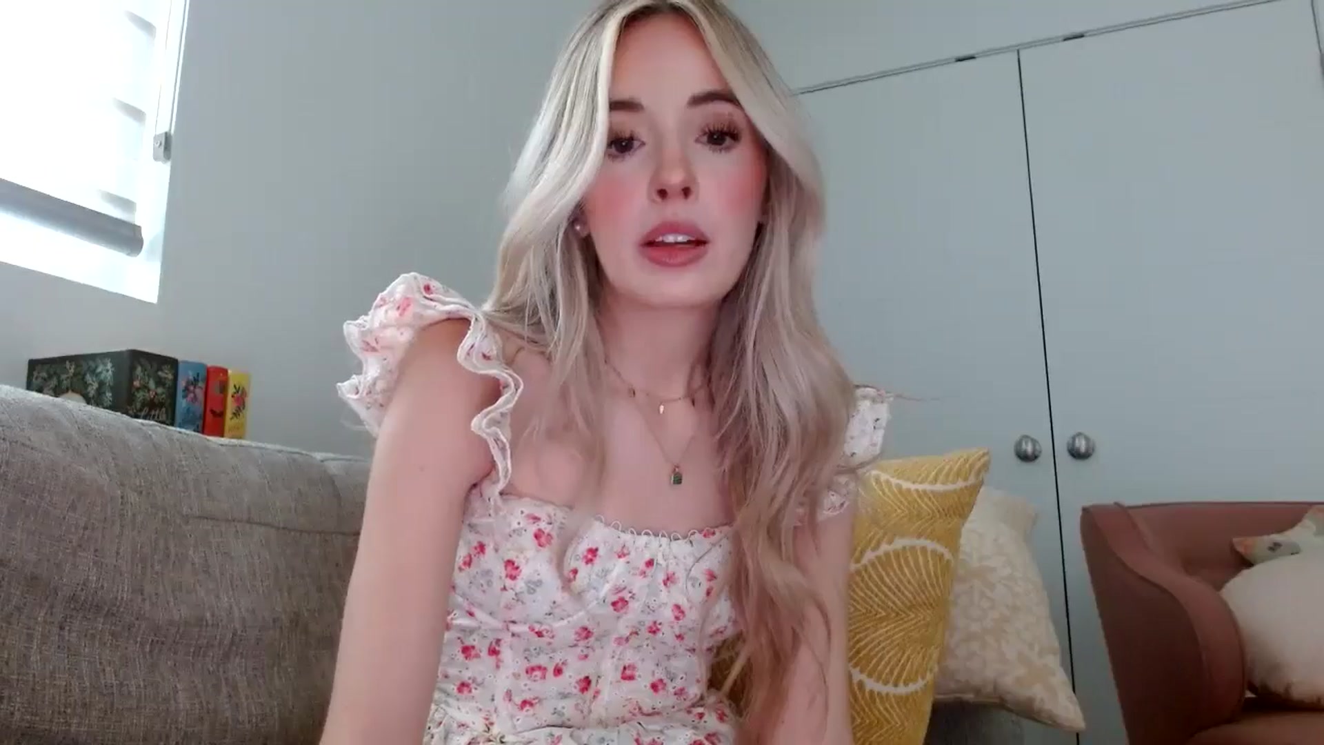 Gallery image thumbnail from Vegansoda's myfreecams stream on, 05/09/2024, 23:34 image 2 of 20