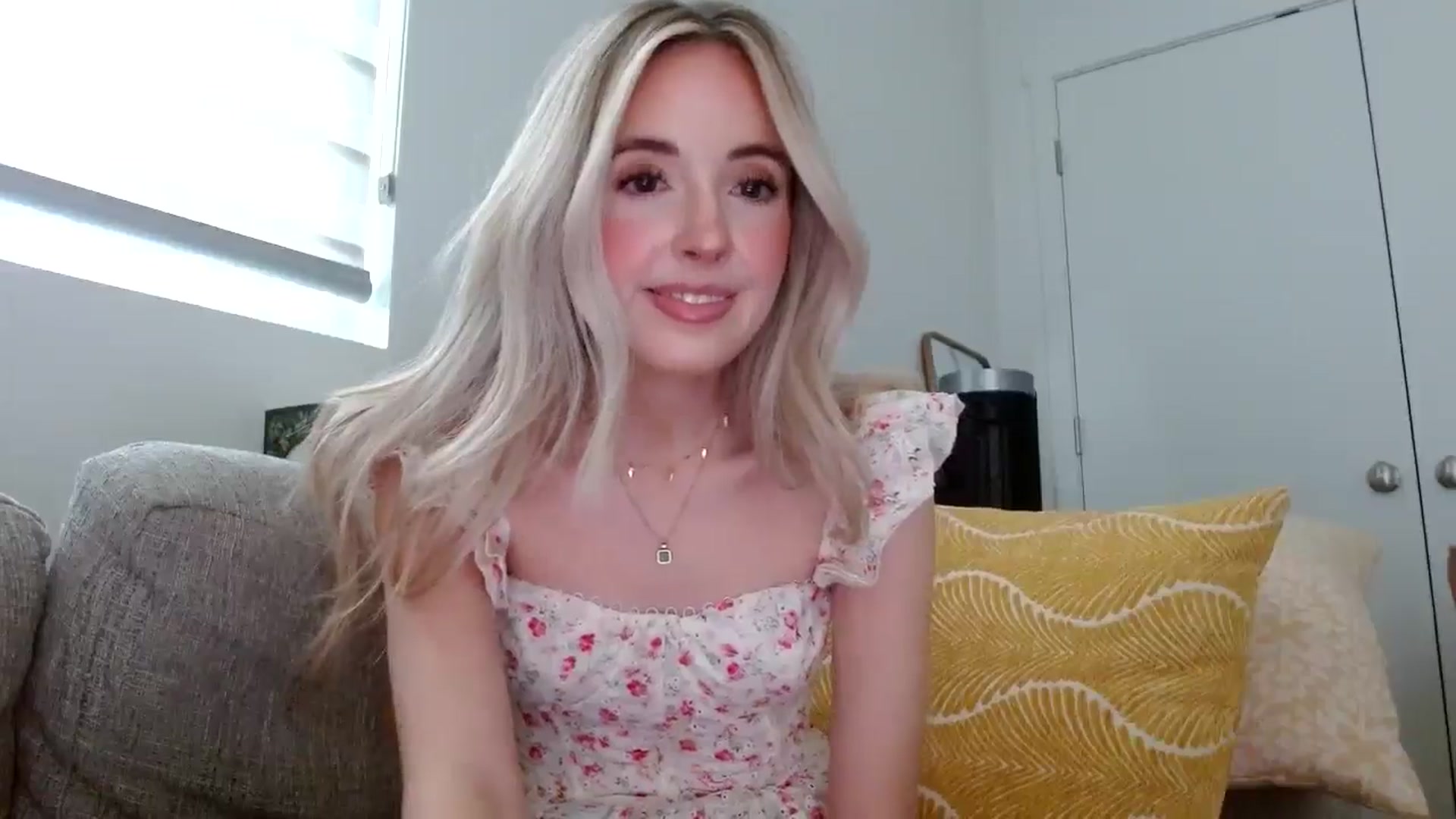 Gallery image thumbnail from Vegansoda's myfreecams stream on, 05/09/2024, 23:34 image 7 of 20