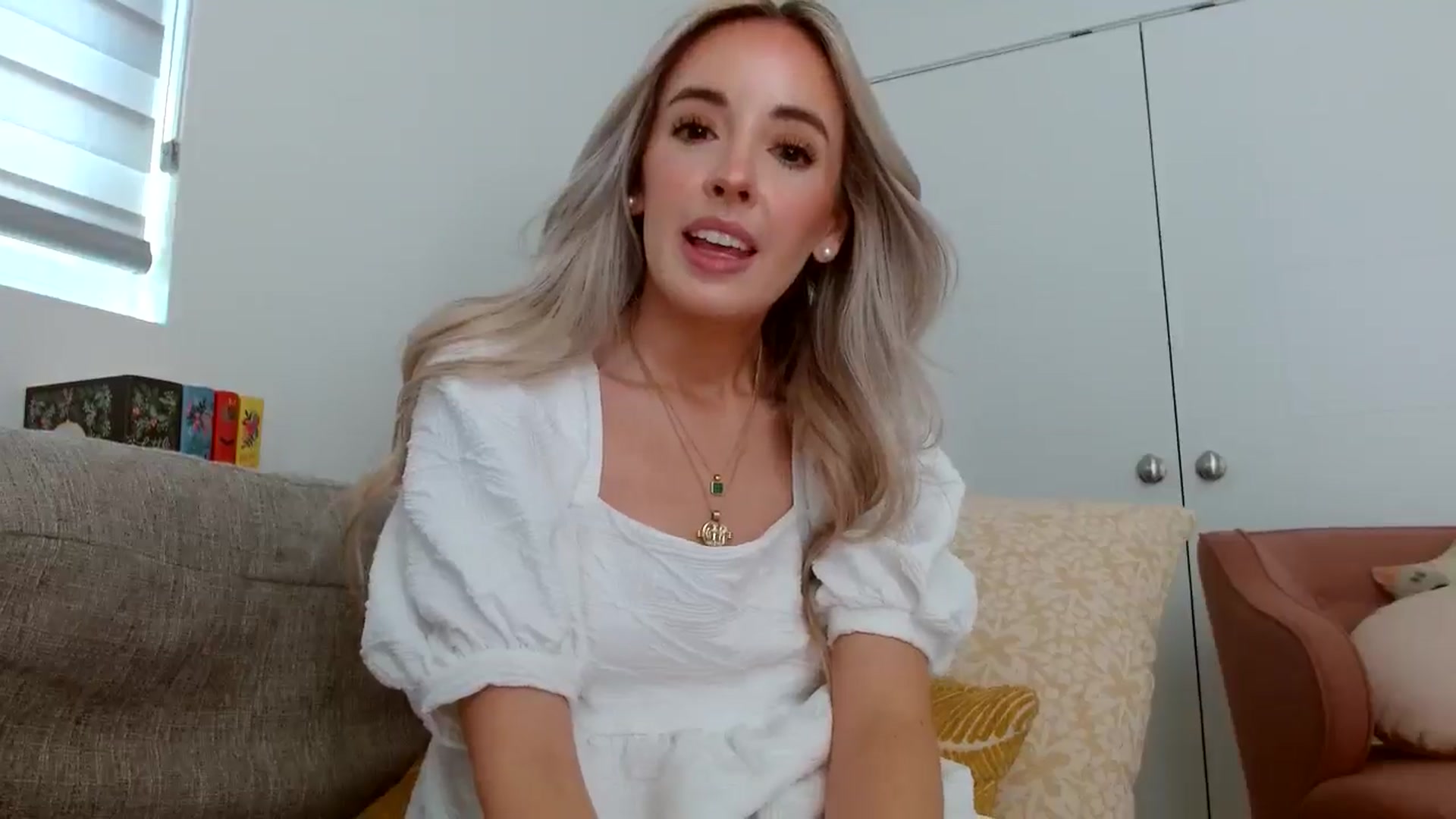 Gallery image thumbnail from Vegansoda's myfreecams stream on, 05/12/2024, 22:37 image 15 of 20