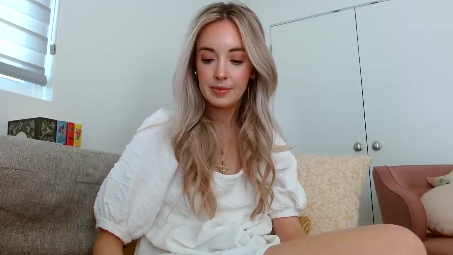 Gallery image thumbnail from Vegansoda's myfreecams stream on, 05/12/2024, 22:37 image 8 of 20