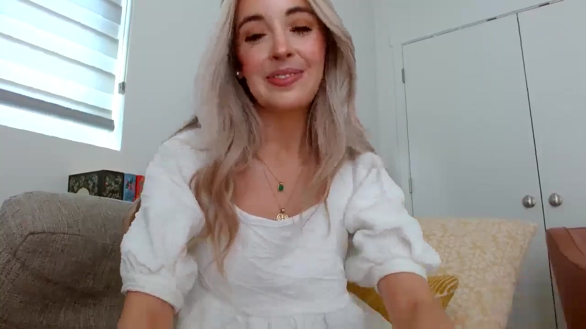 Gallery image thumbnail from Vegansoda's myfreecams stream on, 05/12/2024, 22:37 image 18 of 20
