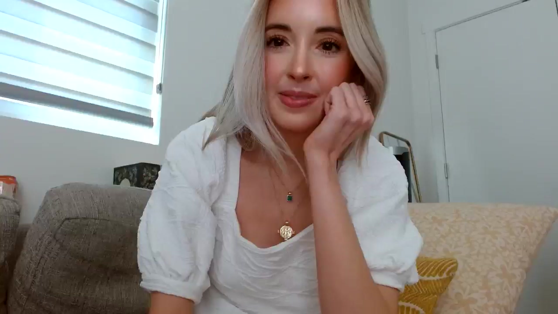 Gallery image thumbnail from Vegansoda's myfreecams stream on, 05/12/2024, 22:37 image 20 of 20