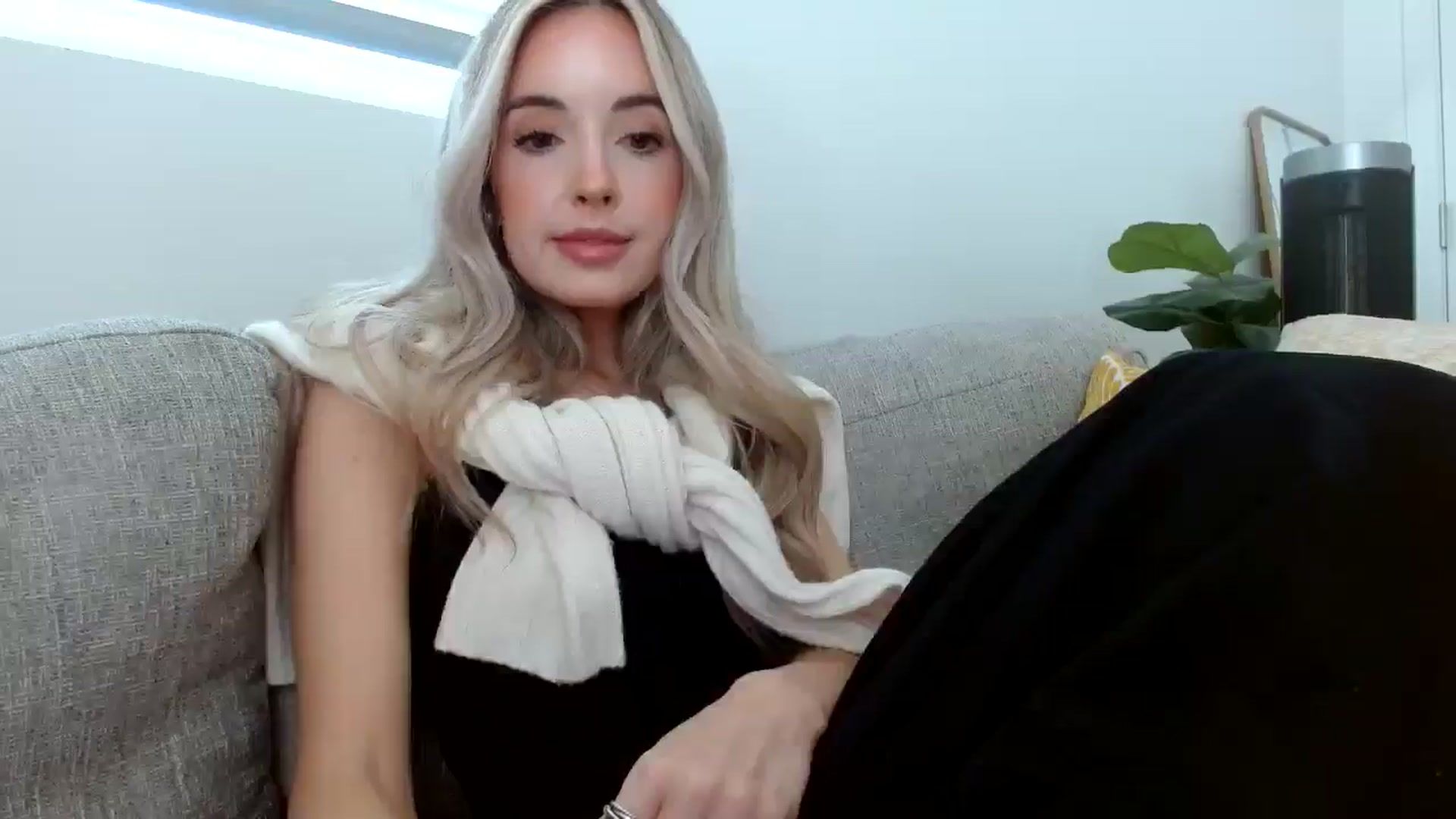 Gallery image thumbnail from Vegansoda's myfreecams stream on, 05/14/2024, 21:33 image 7 of 20