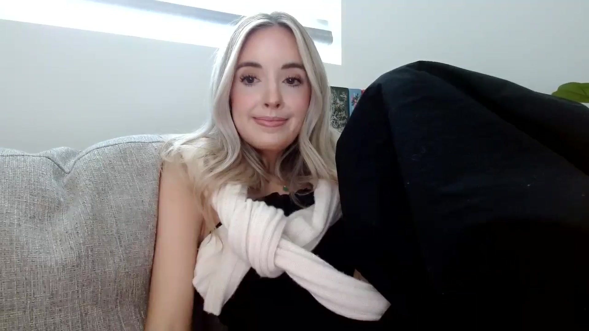 Gallery image thumbnail from Vegansoda's myfreecams stream on, 05/14/2024, 21:33 image 12 of 20