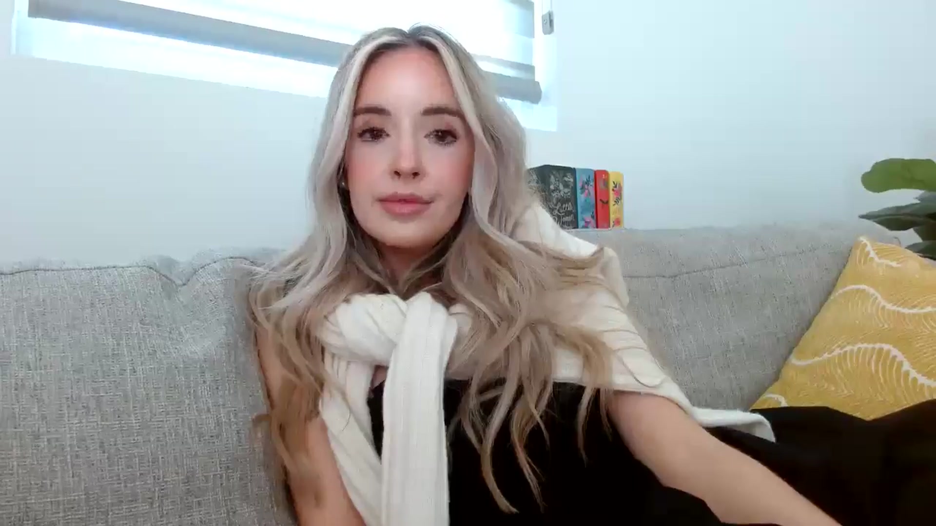 Gallery image thumbnail from Vegansoda's myfreecams stream on, 05/14/2024, 21:33 image 15 of 20