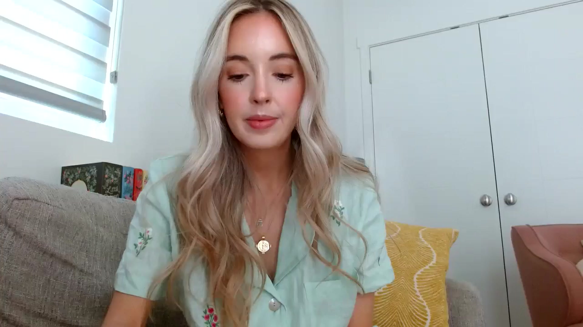Gallery image thumbnail from Vegansoda's myfreecams stream on, 05/16/2024, 23:01 image 4 of 20