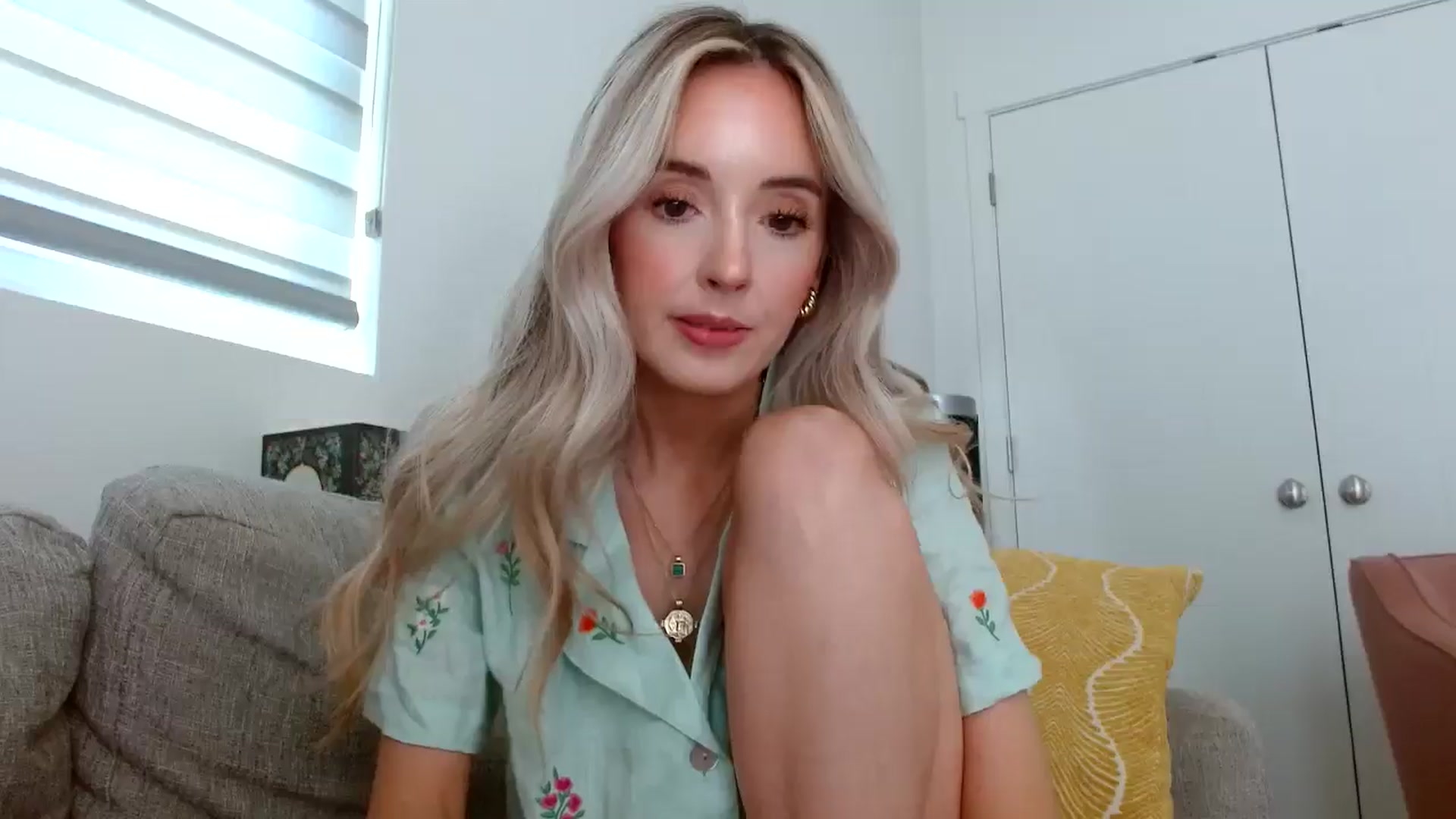 Gallery image thumbnail from Vegansoda's myfreecams stream on, 05/16/2024, 23:01 image 7 of 20