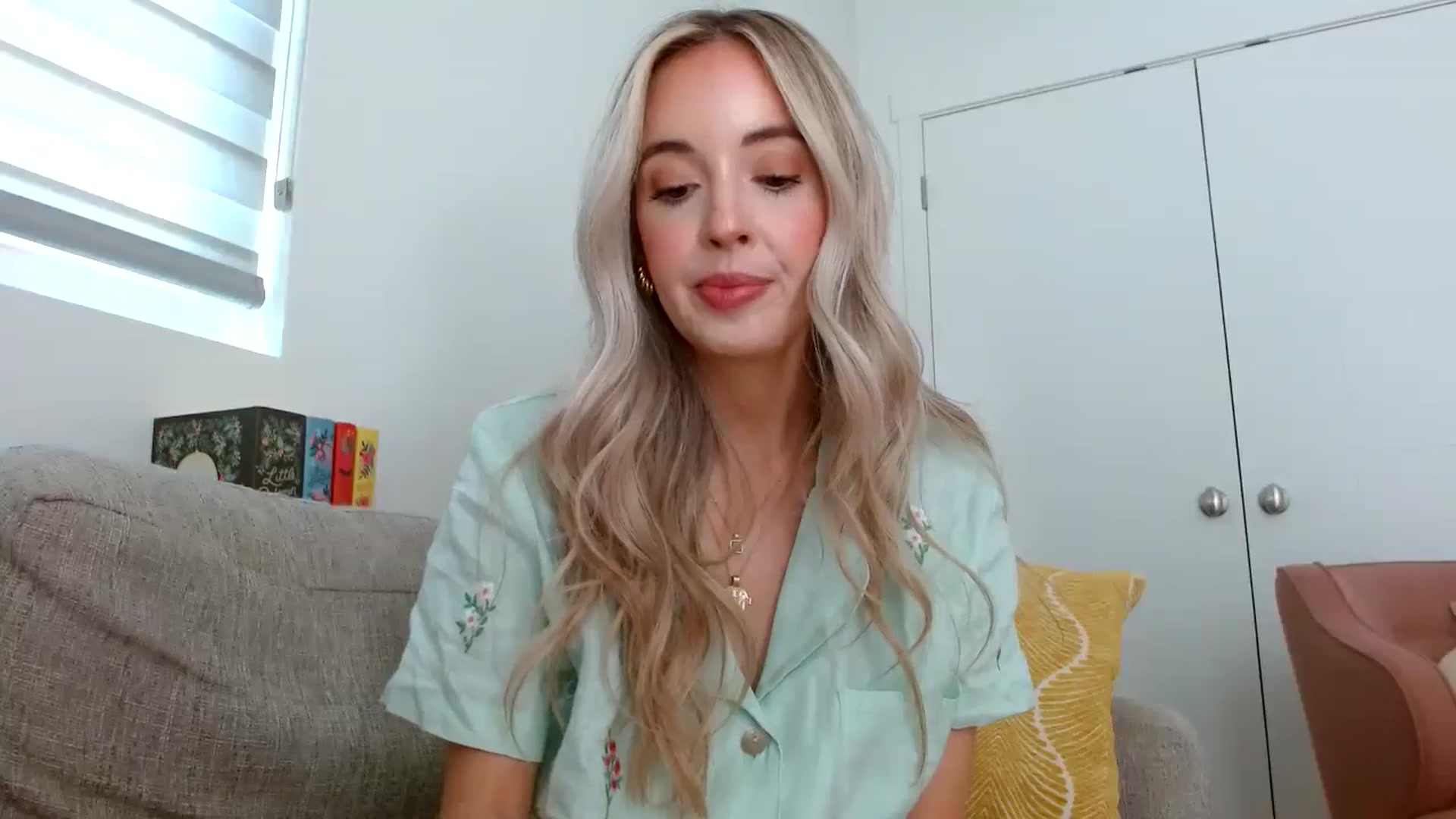 Gallery image thumbnail from Vegansoda's myfreecams stream on, 05/16/2024, 23:01 image 3 of 20
