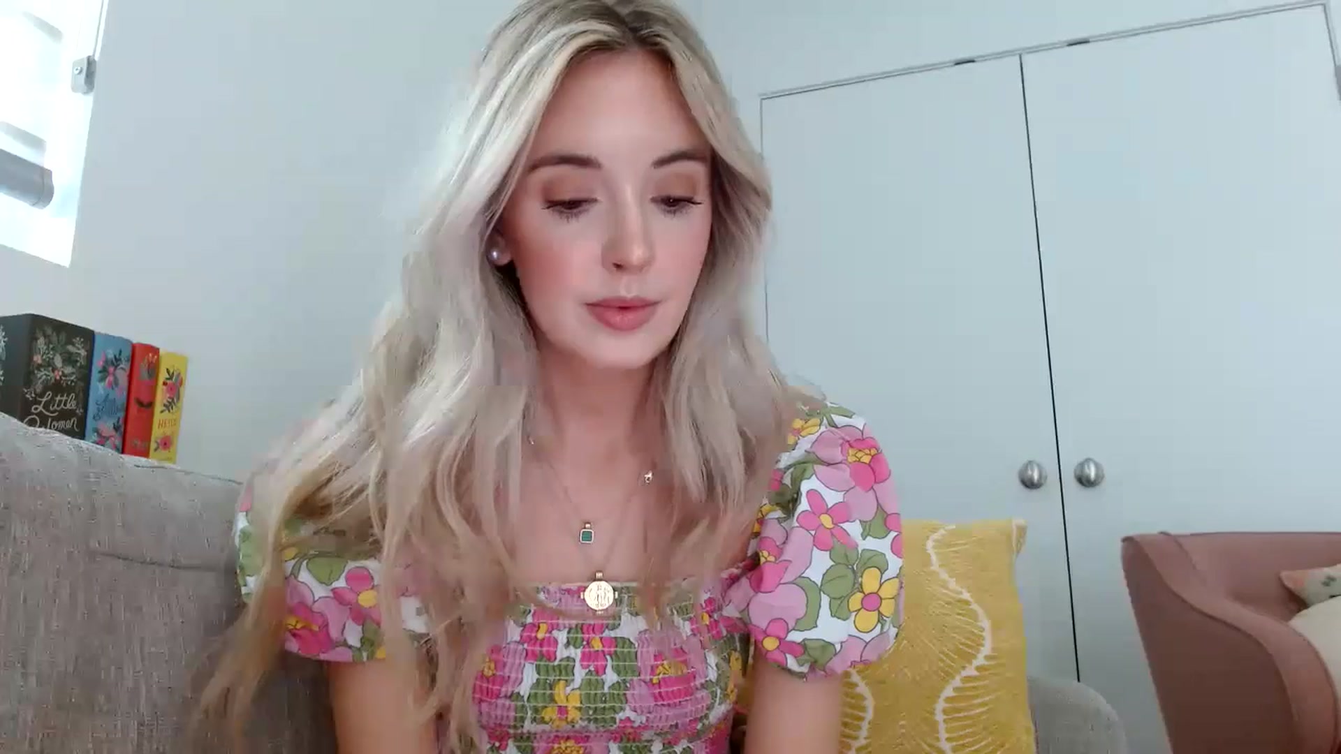 Gallery image thumbnail from Vegansoda's myfreecams stream on, 05/17/2024, 19:21 image 20 of 20