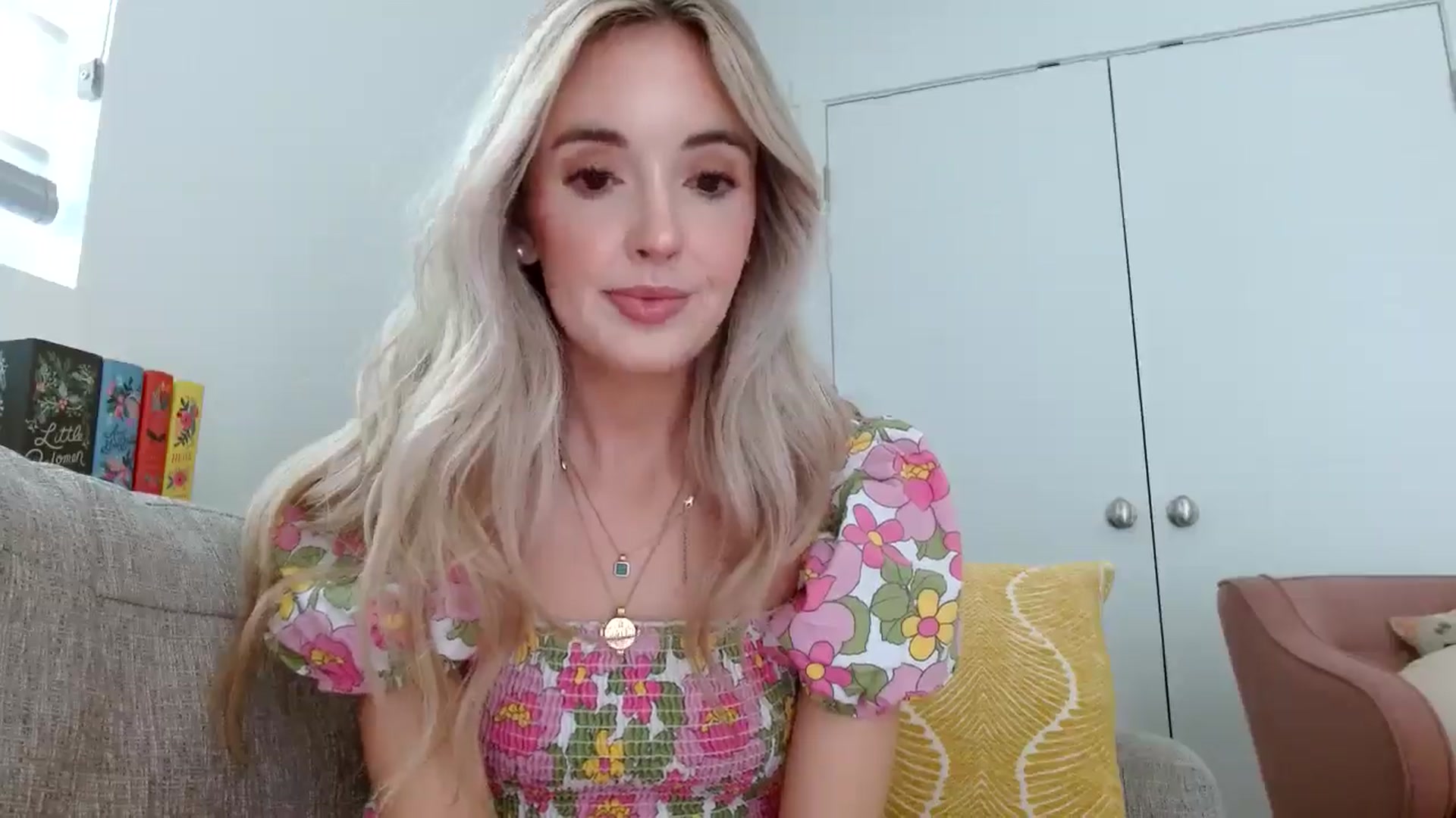 Gallery image thumbnail from Vegansoda's myfreecams stream on, 05/17/2024, 19:21 image 19 of 20