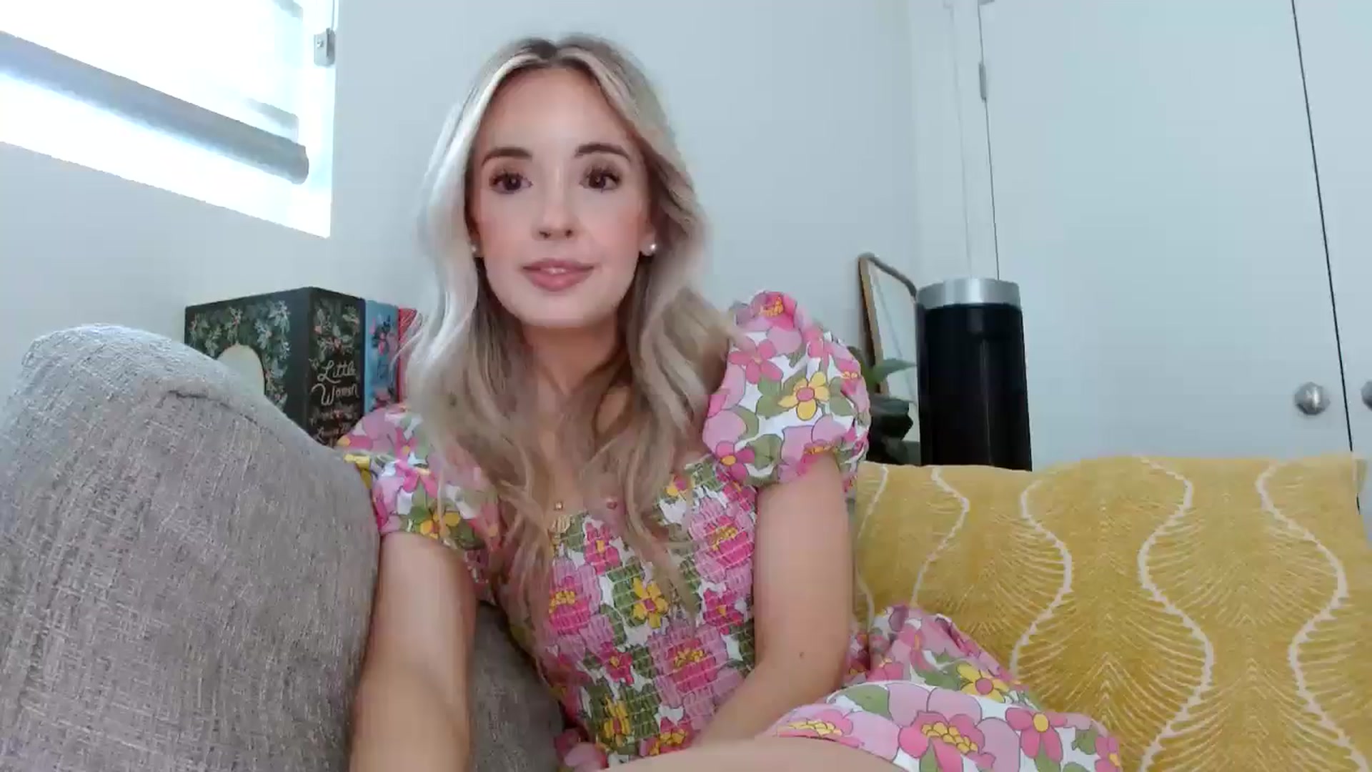Gallery image thumbnail from Vegansoda's myfreecams stream on, 05/17/2024, 19:21 image 6 of 20