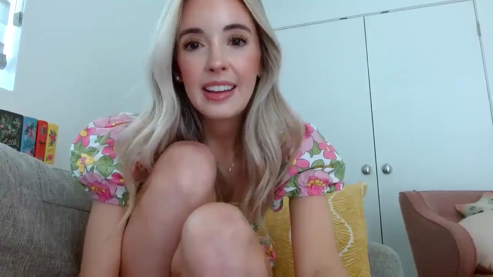 Gallery image thumbnail from Vegansoda's myfreecams stream on, 05/17/2024, 19:42 image 8 of 20