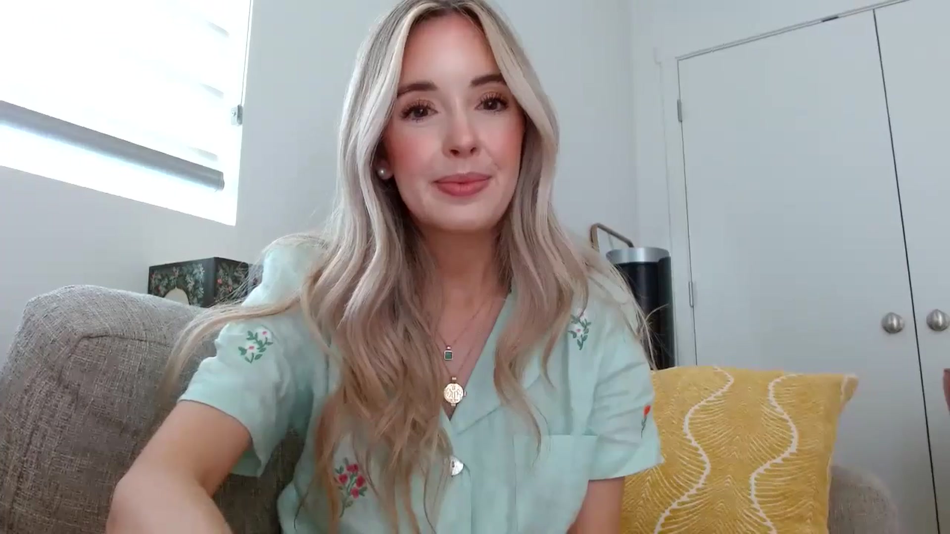 Gallery image thumbnail from Vegansoda's myfreecams stream on, 05/19/2024, 24:31 image 4 of 20